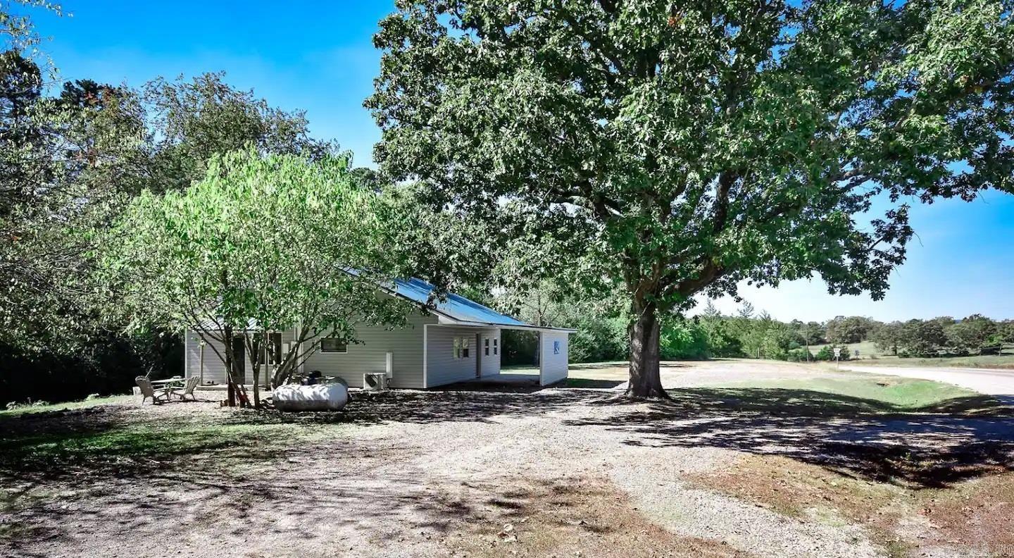 4574  Hwy 8 E  Mena, AR