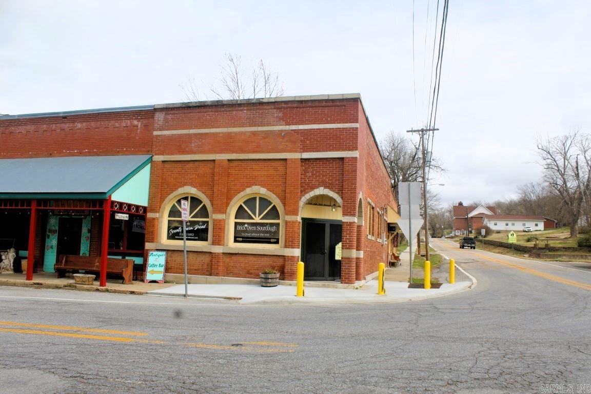 423  Main  Leslie, AR
