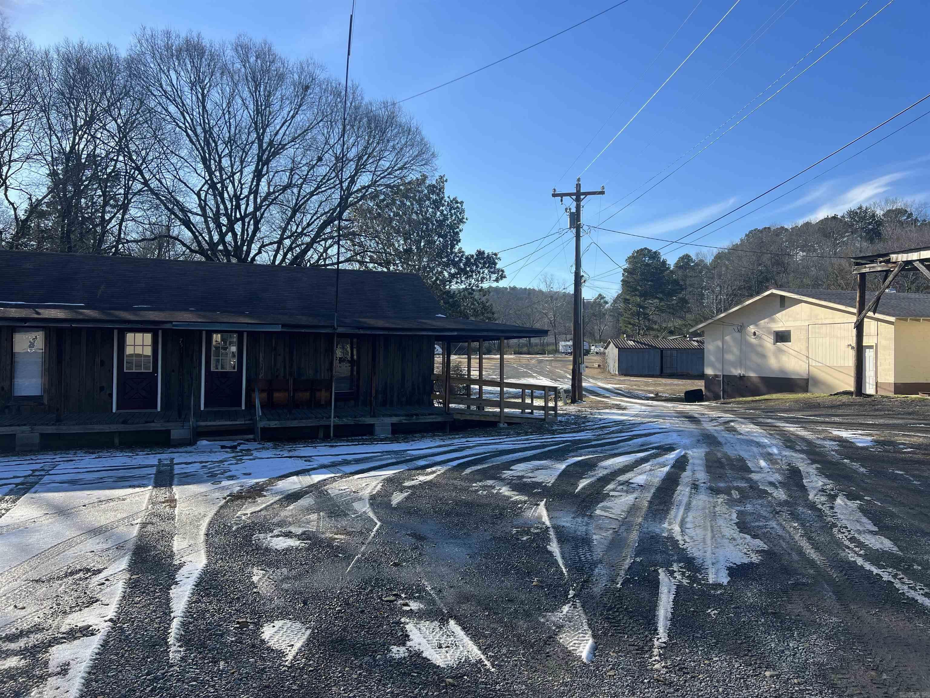 751  US-65 BUS  Clinton, AR