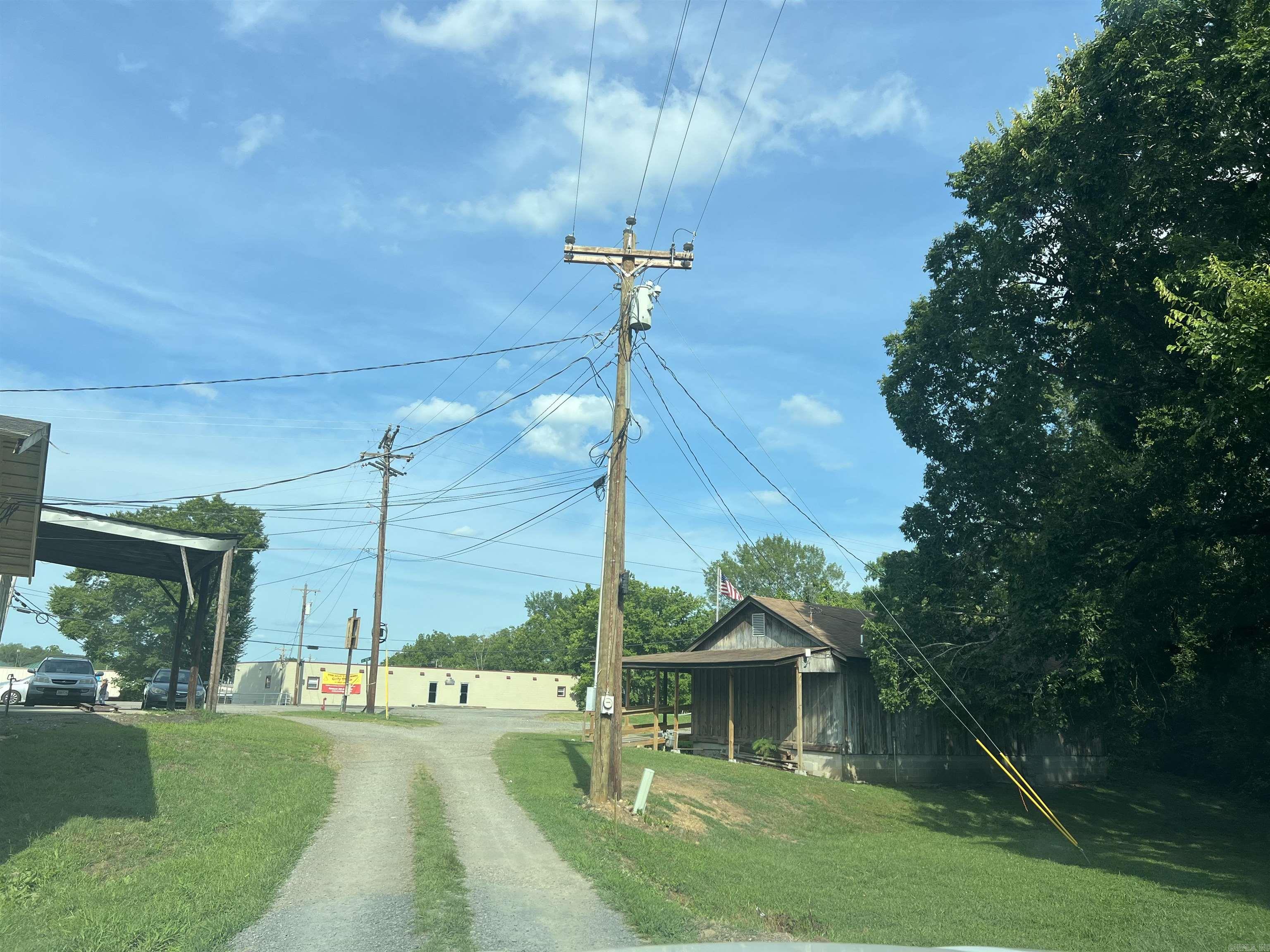 751  US-65 BUS  Clinton, AR