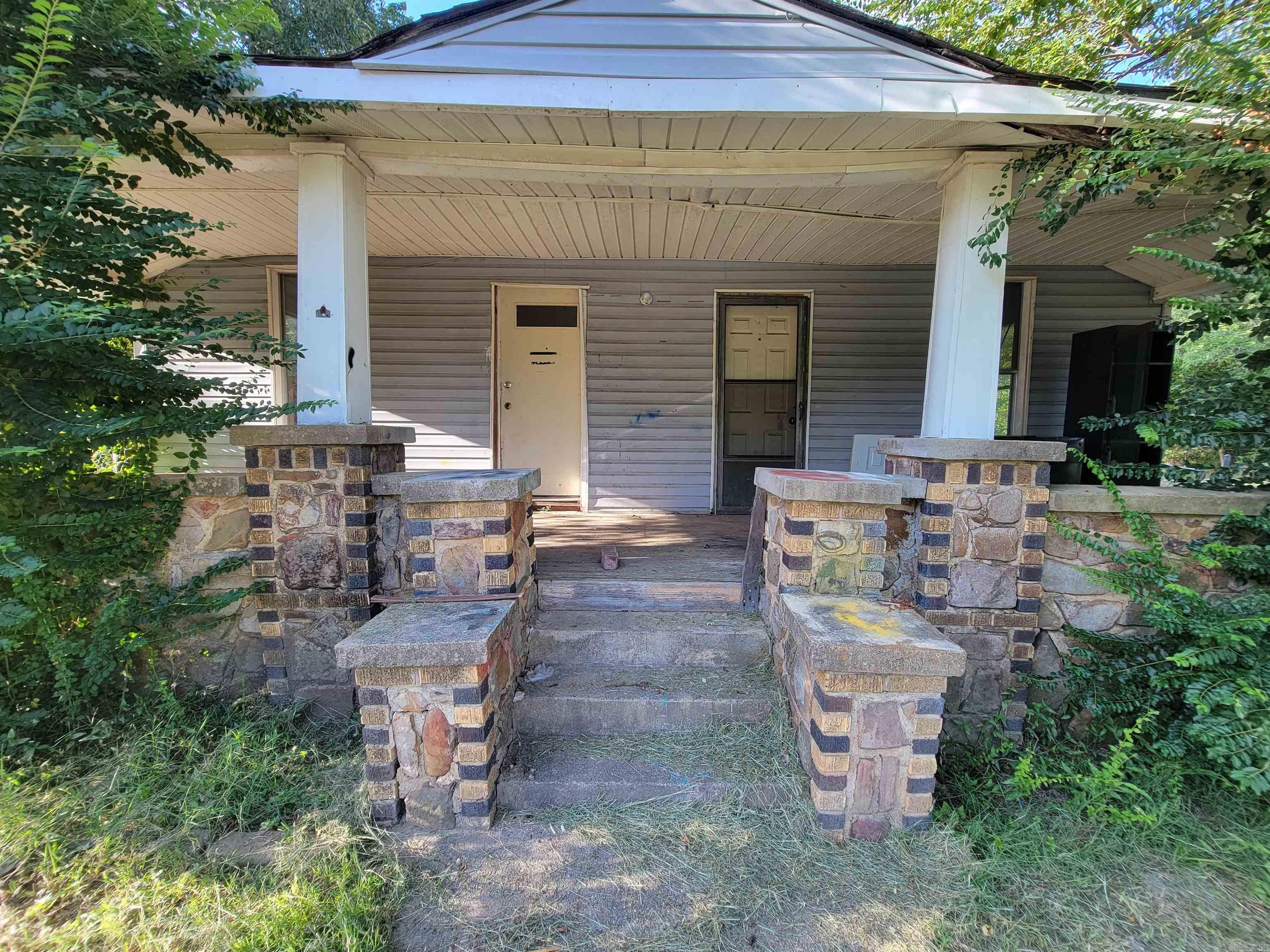 1501  Reeves Ave  Mena, AR