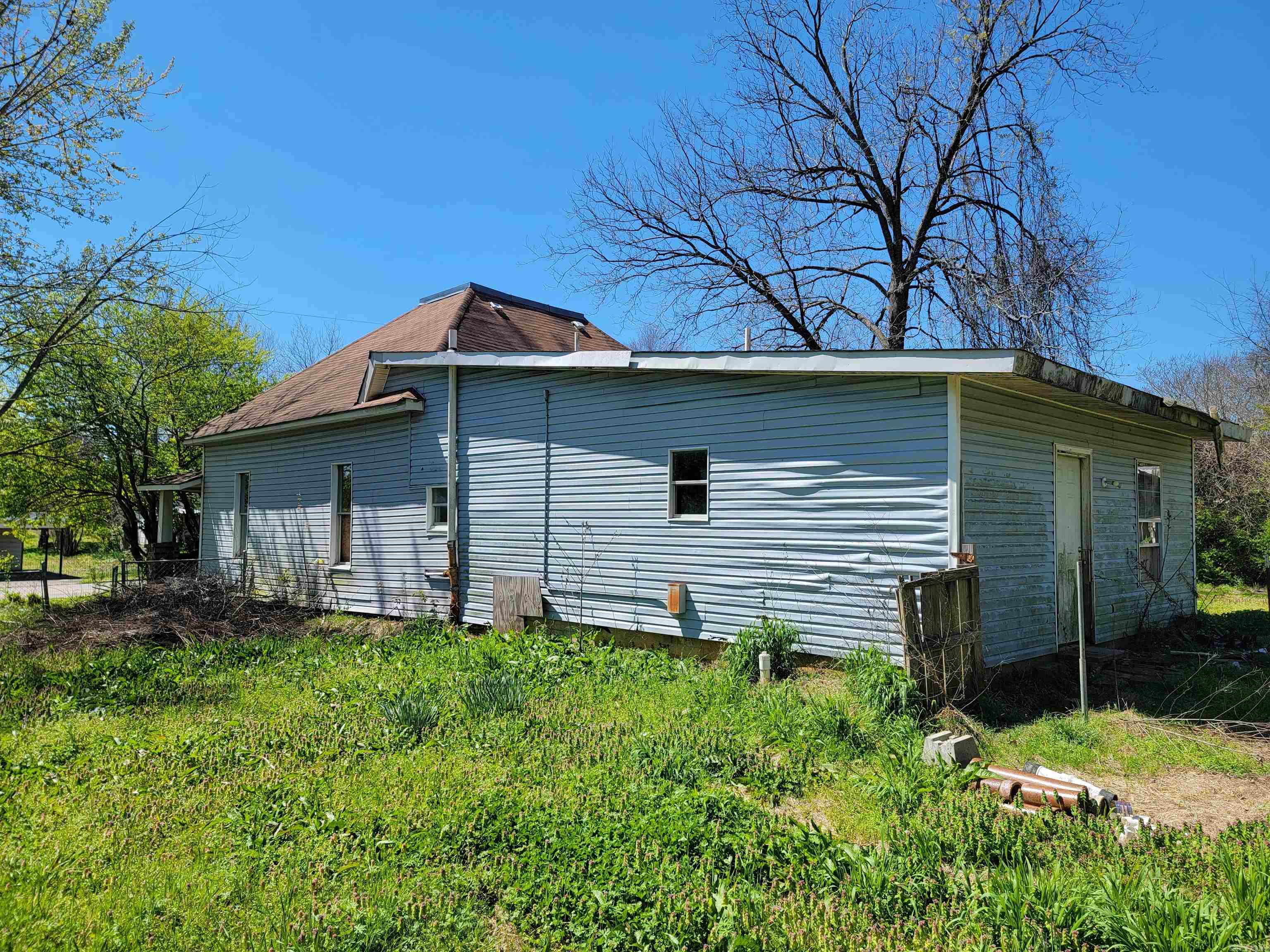 1501  Reeves Ave  Mena, AR