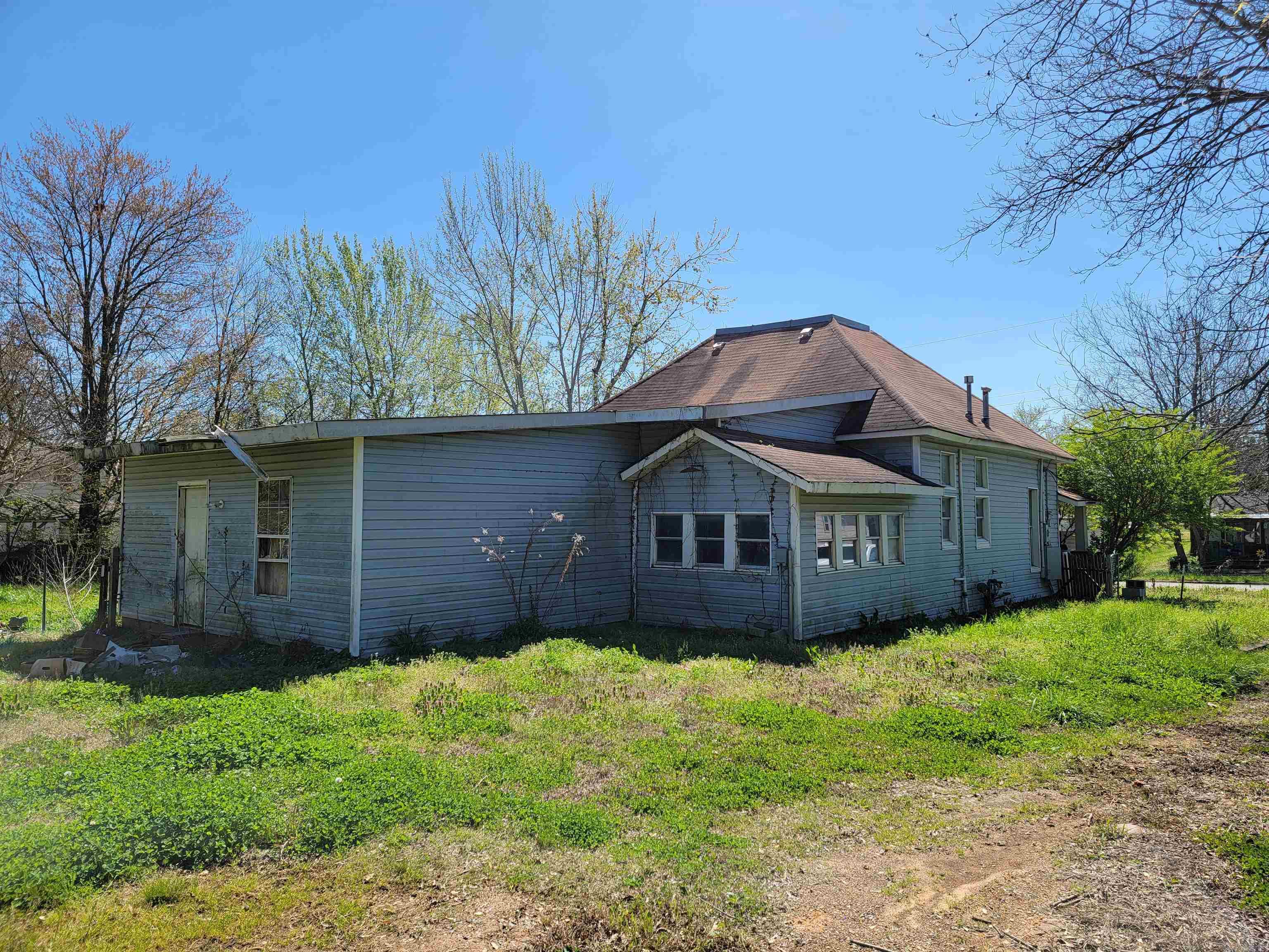 1501  Reeves Ave  Mena, AR