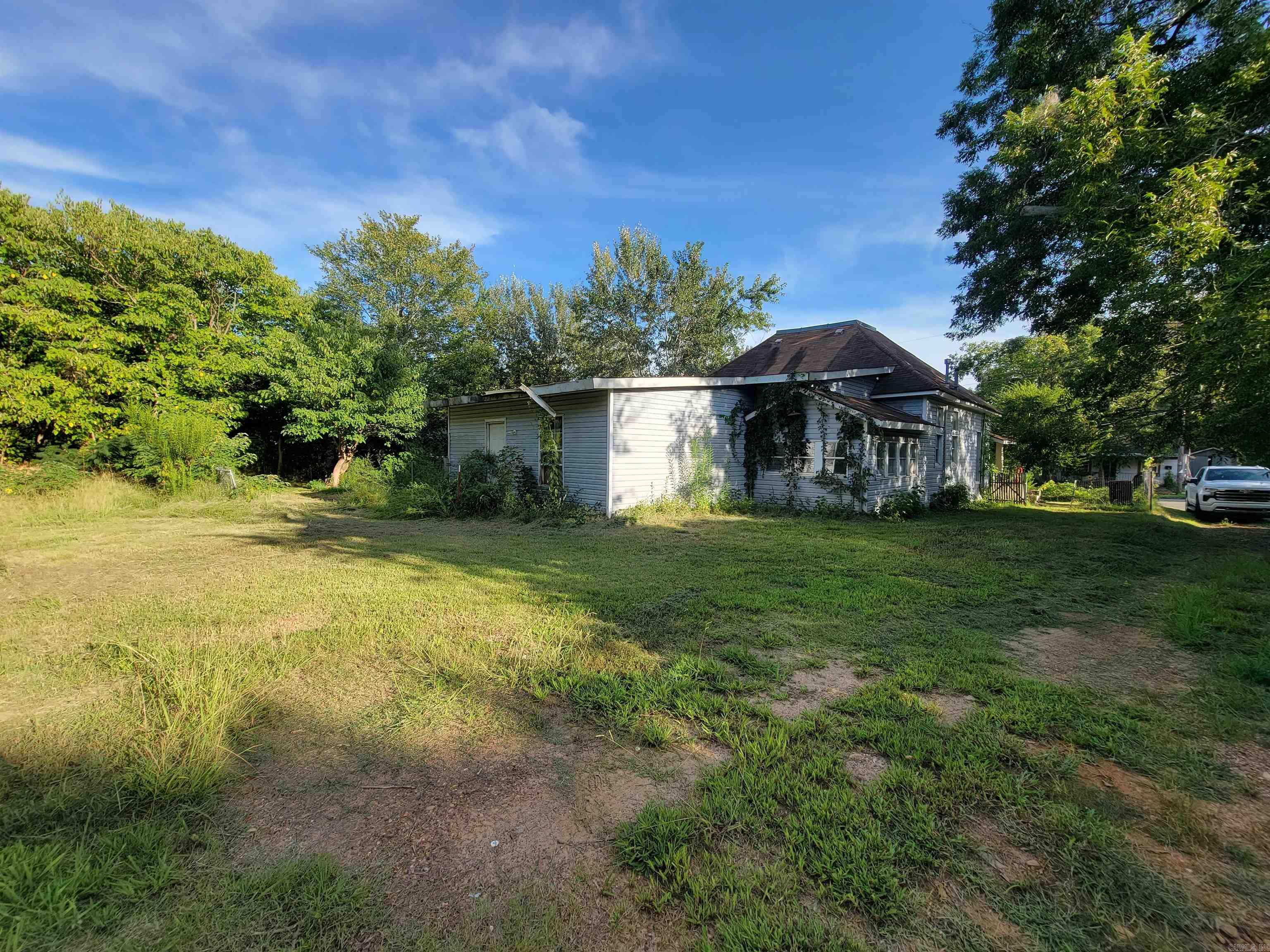 1501  Reeves Ave  Mena, AR