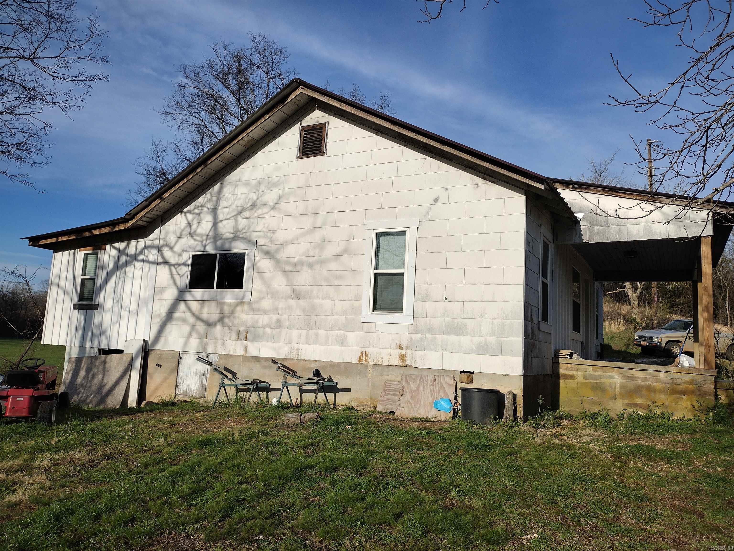 30121  HWy 263 N  Mountain View, AR