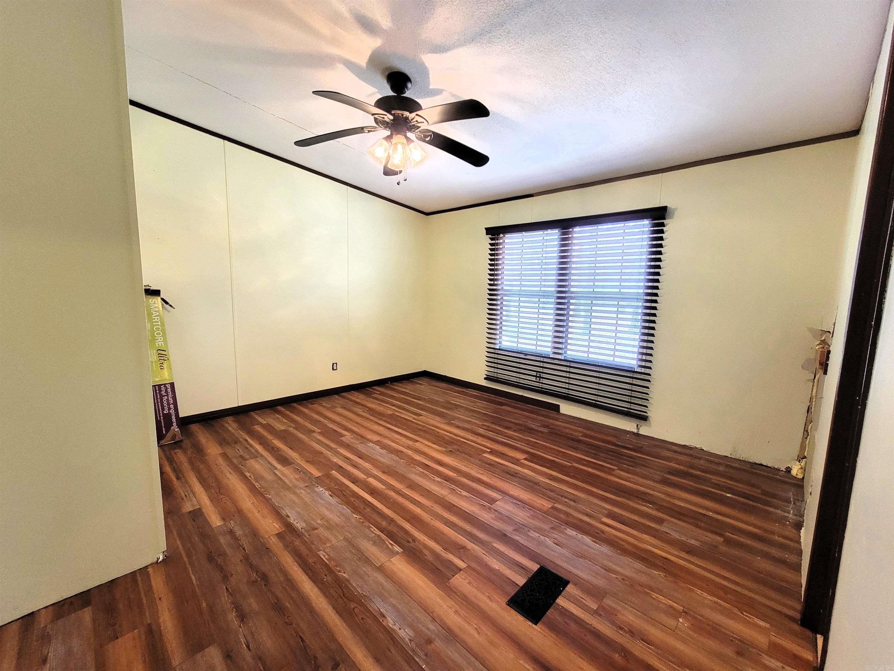 7606  Hyla  Pine Bluff, AR
