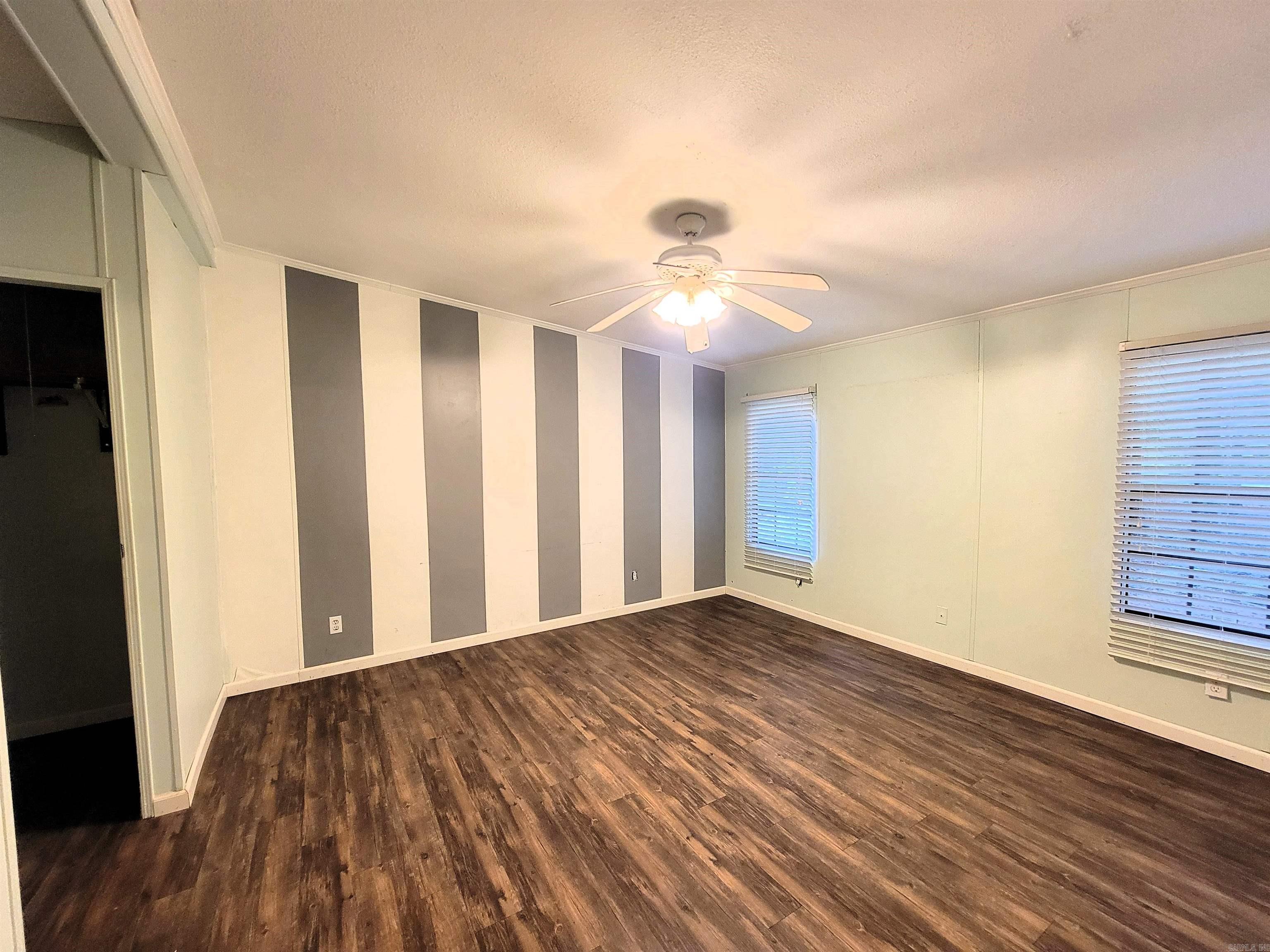 7606  Hyla  Pine Bluff, AR