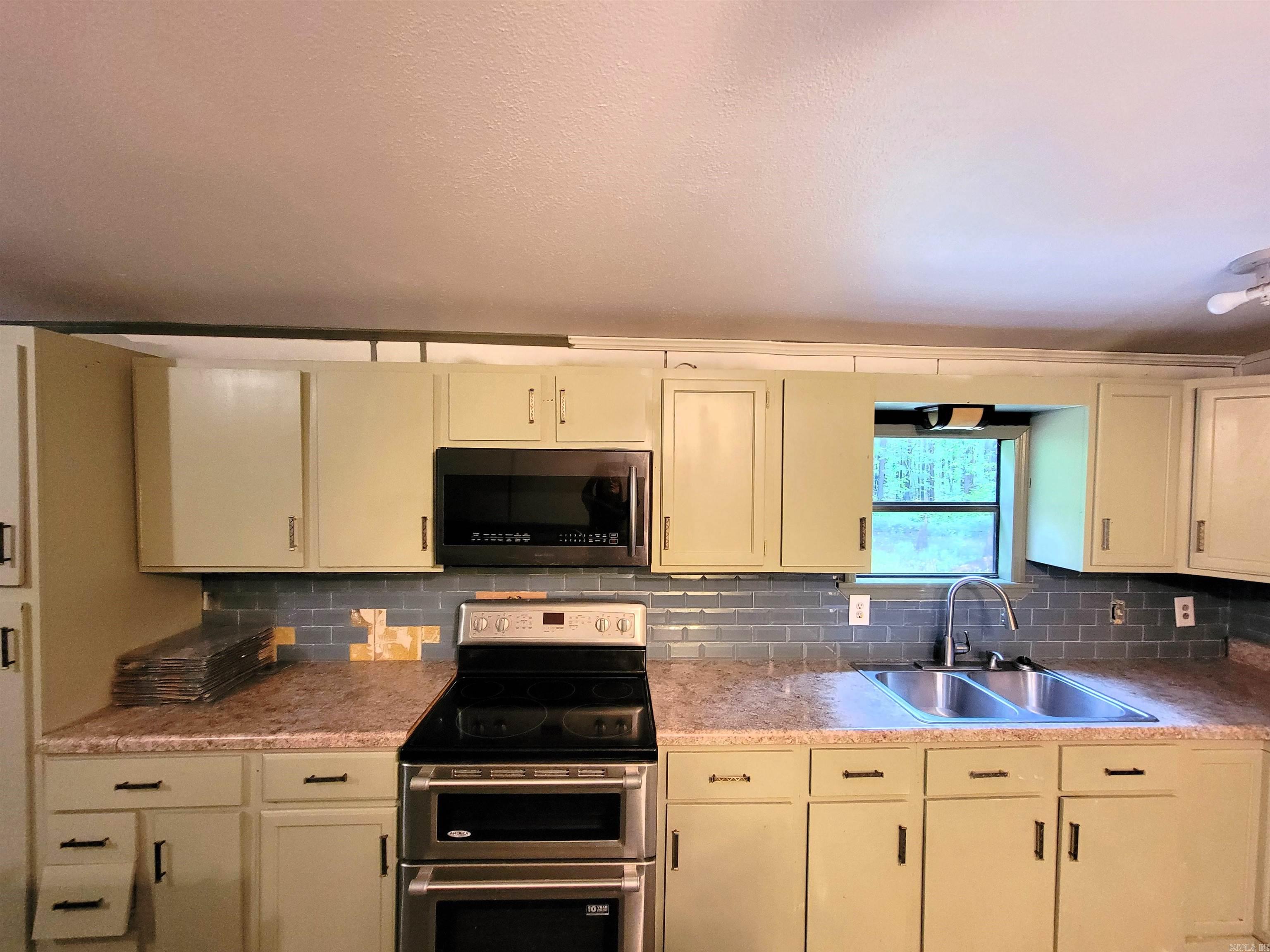 7606  Hyla  Pine Bluff, AR