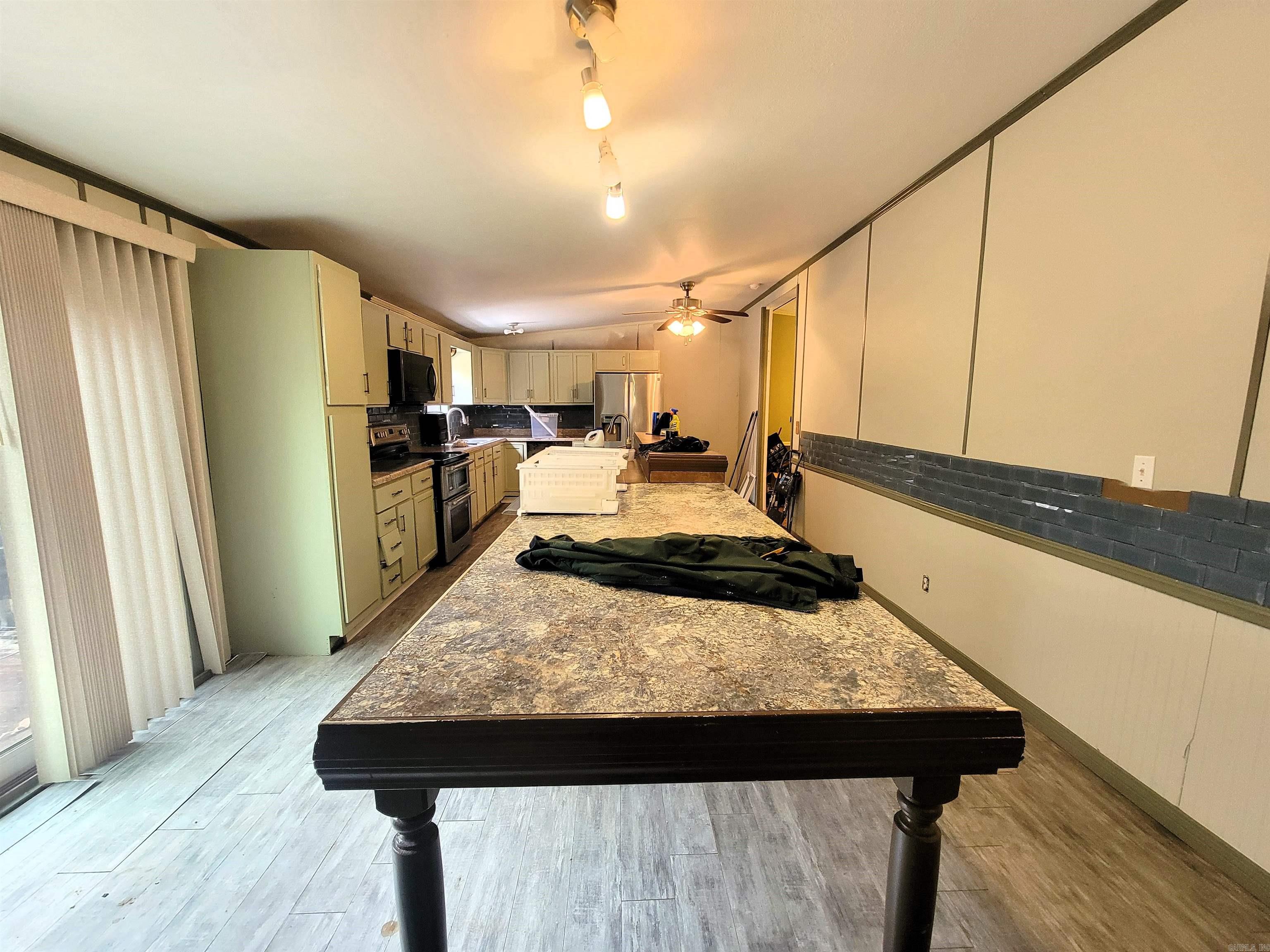 7606  Hyla  Pine Bluff, AR