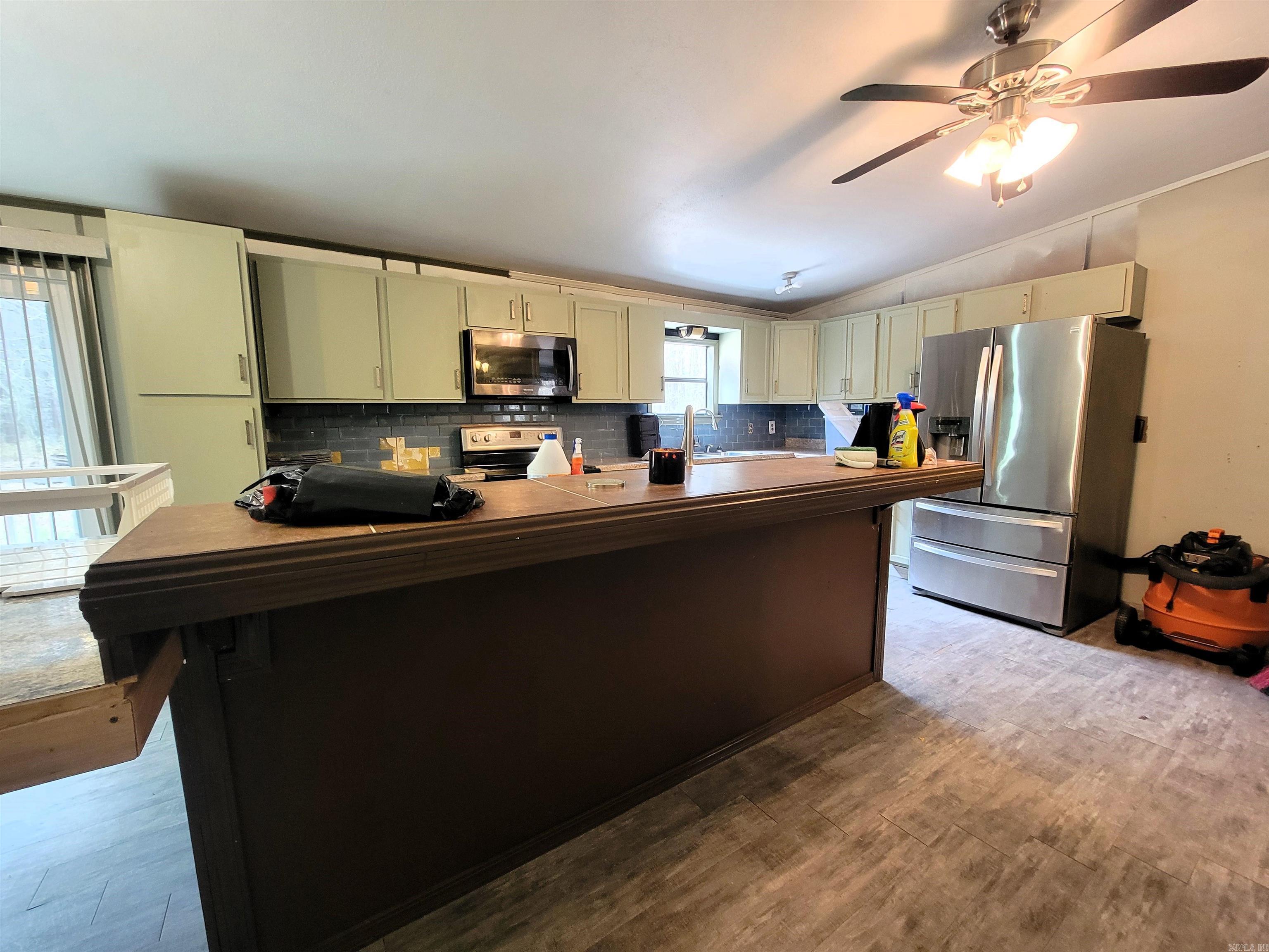 7606  Hyla  Pine Bluff, AR