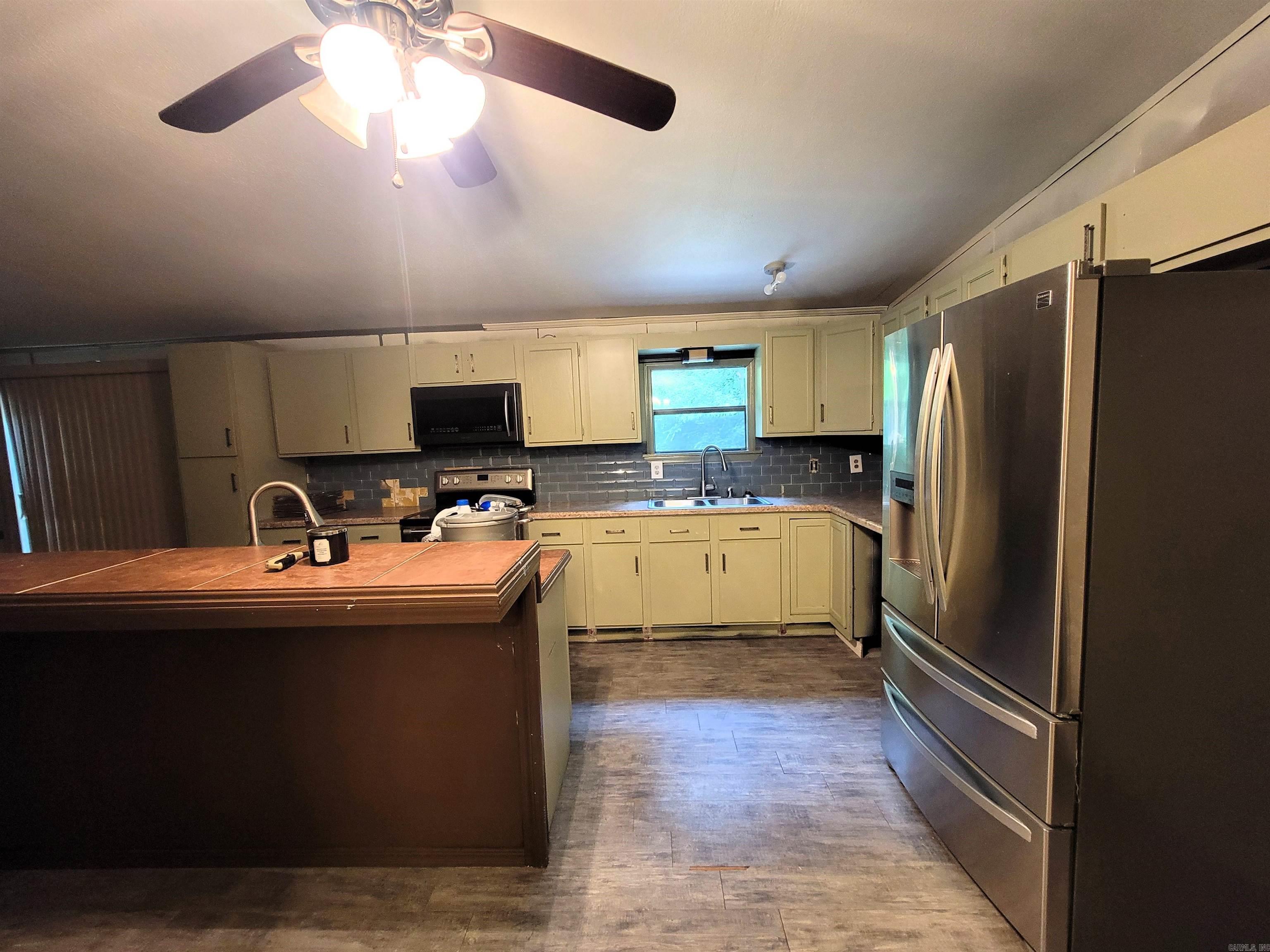 7606  Hyla  Pine Bluff, AR