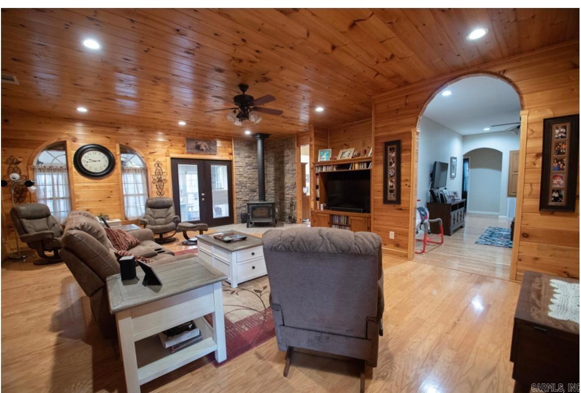 1052  Gravel Hill  Romance, AR