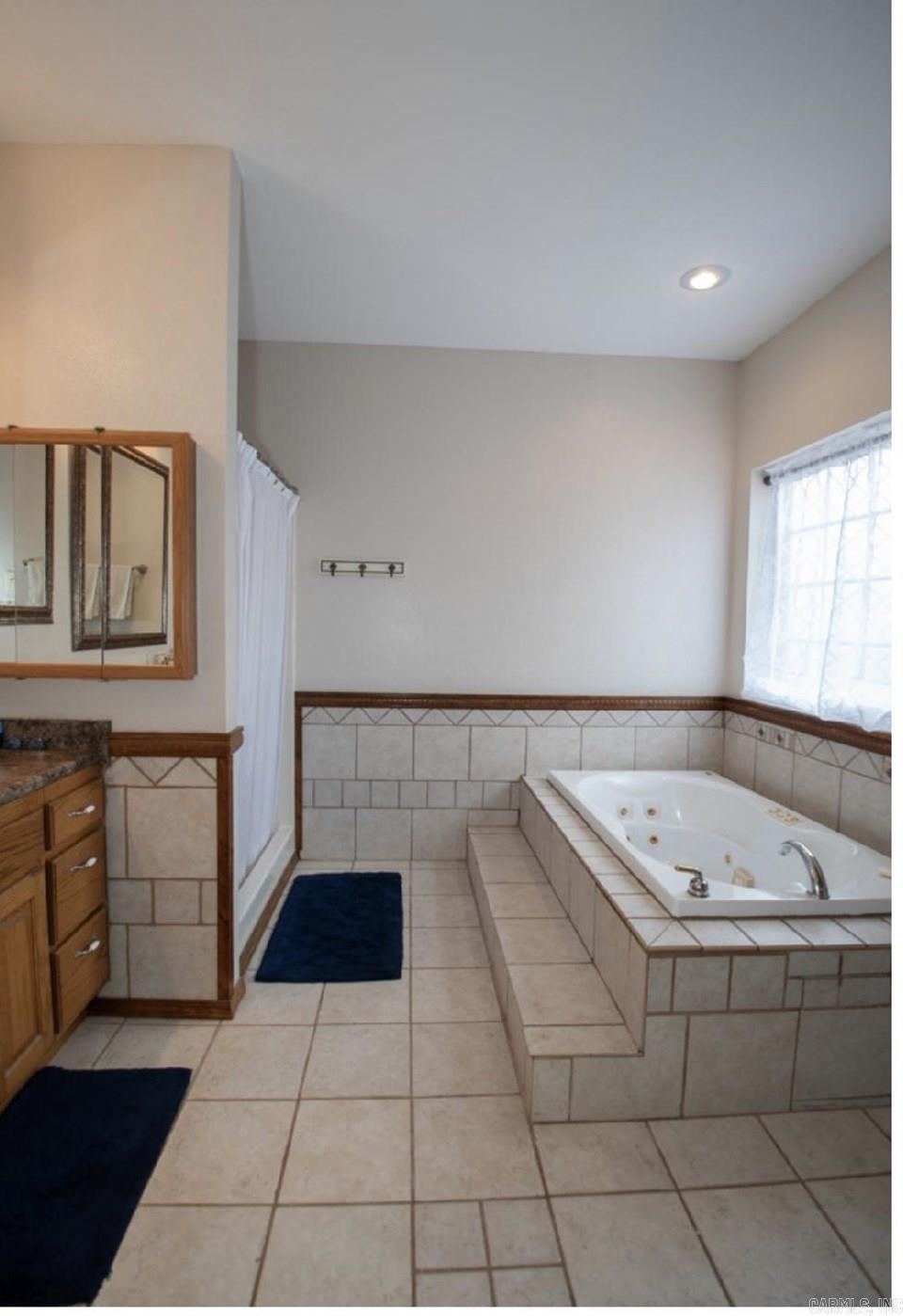 1052  Gravel Hill  Romance, AR
