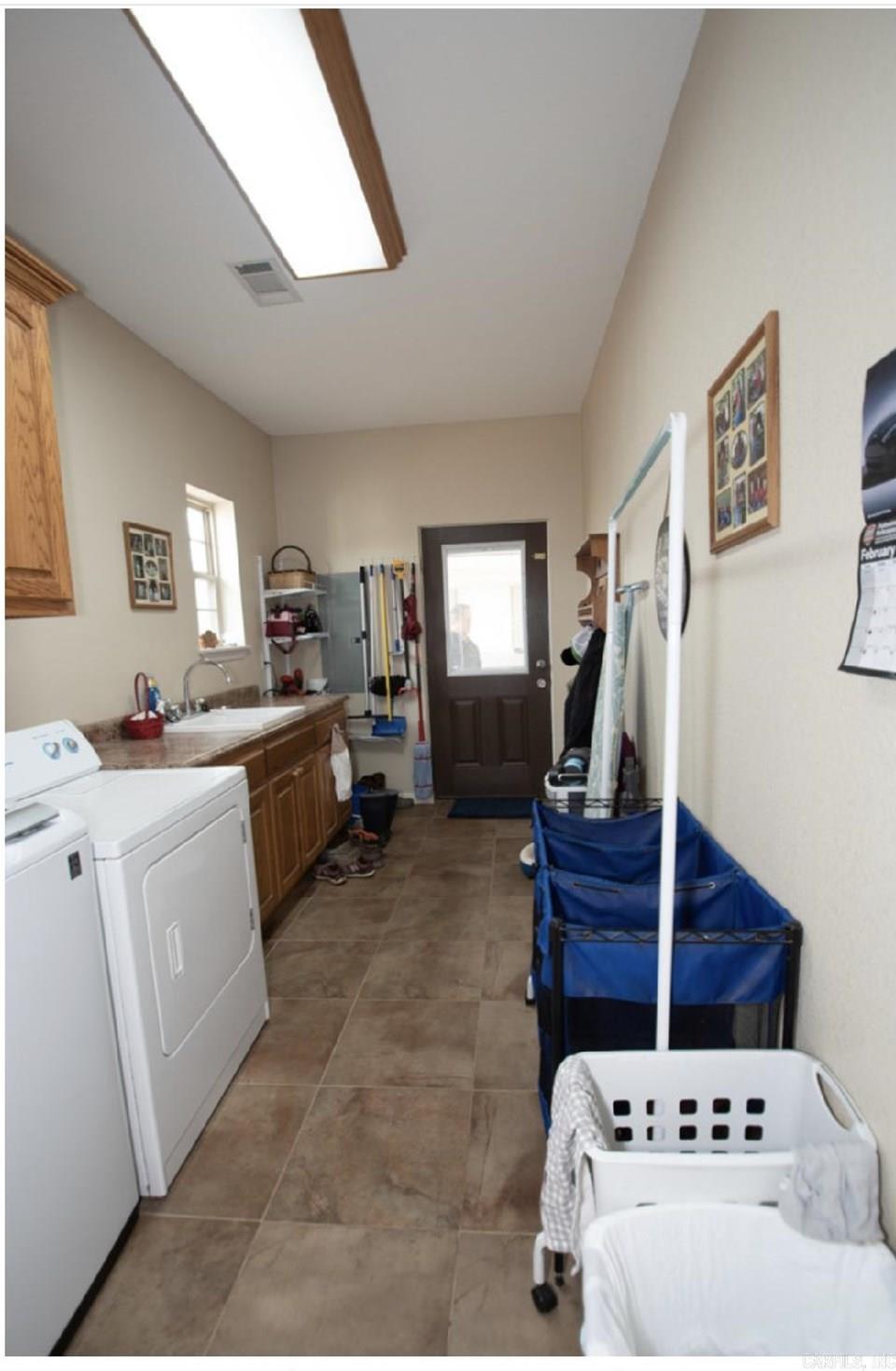 1052  Gravel Hill  Romance, AR