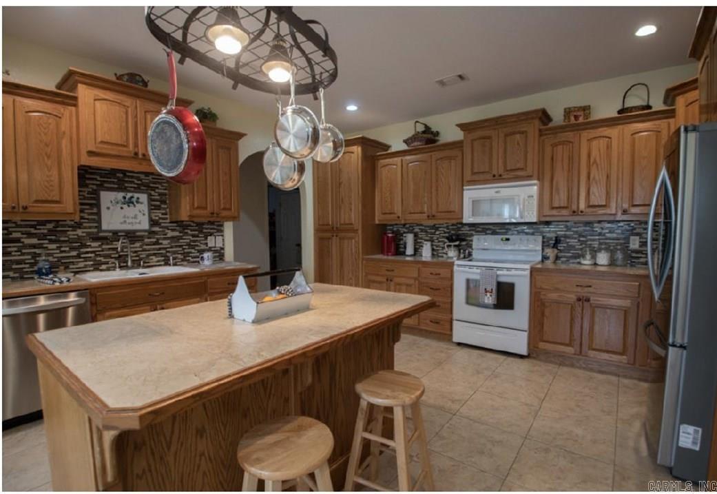 1052  Gravel Hill  Romance, AR