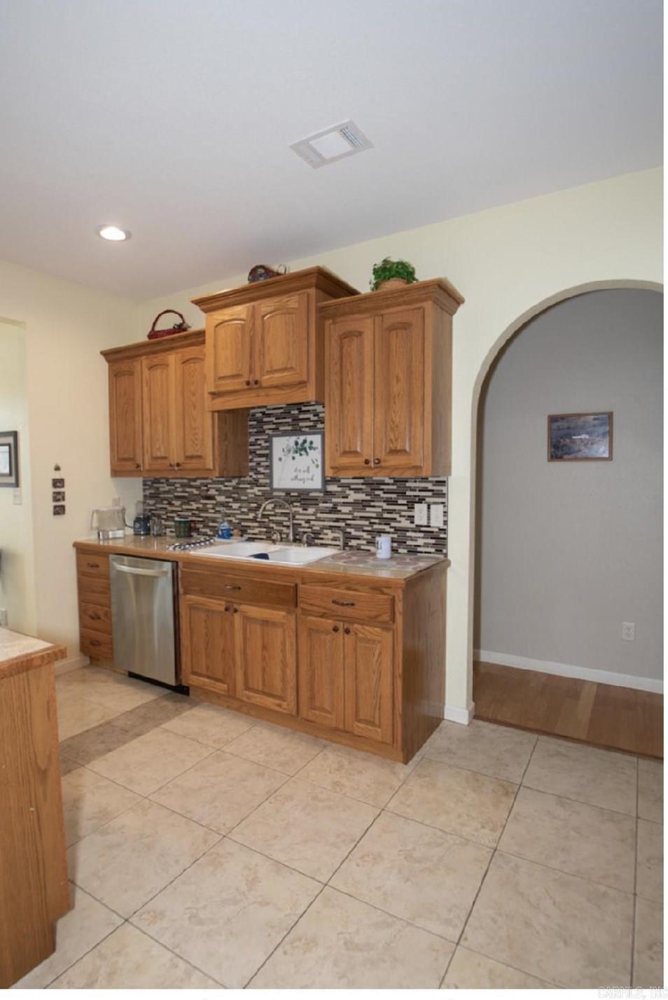 1052  Gravel Hill  Romance, AR