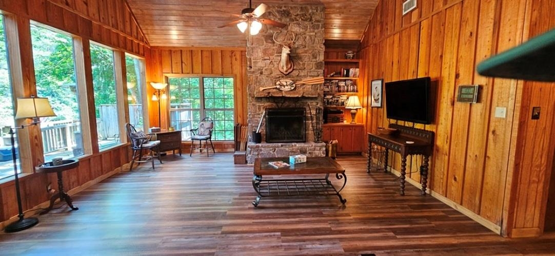 232 Bobo  Hardy, AR