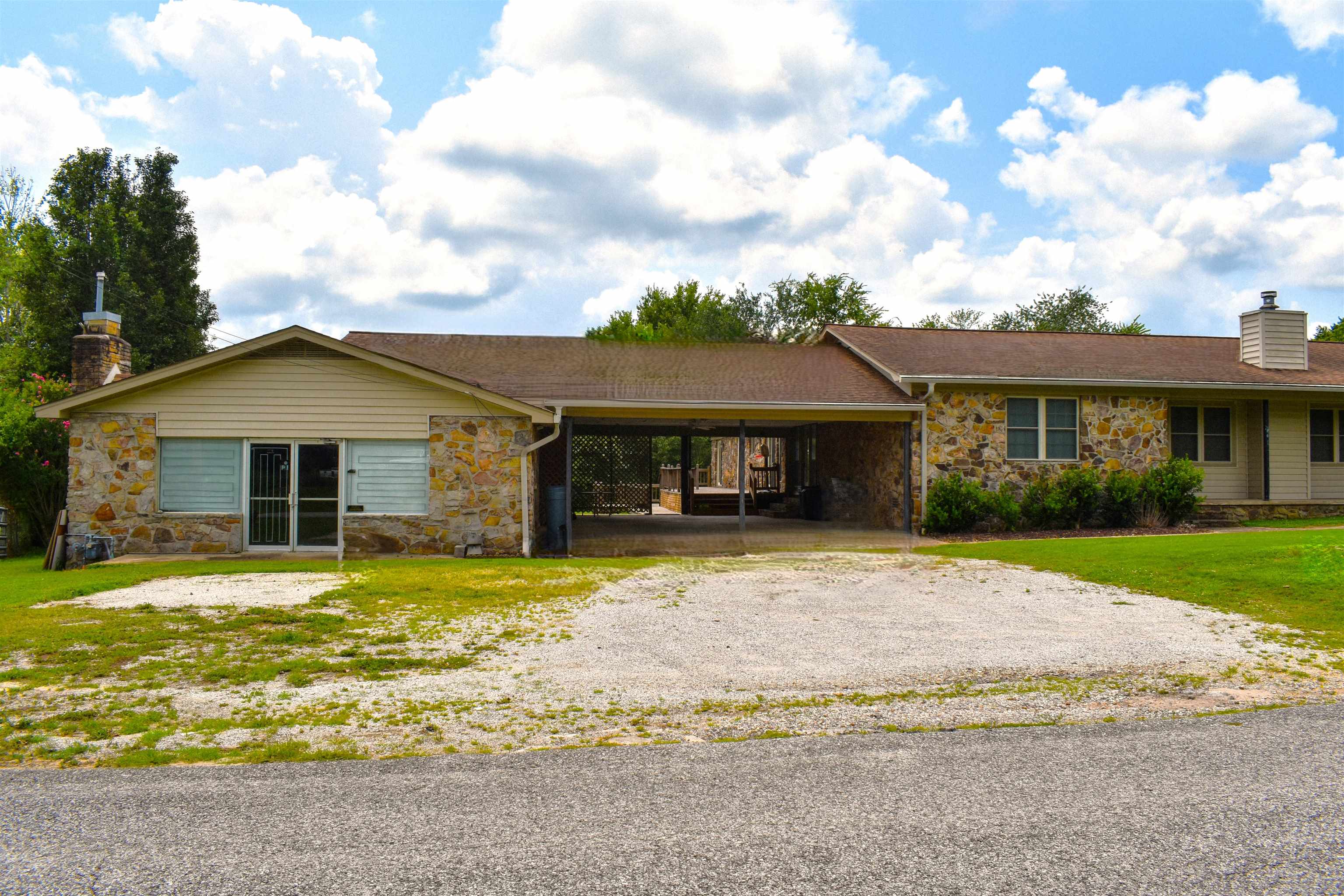 1112  Maple  Mountain View, AR