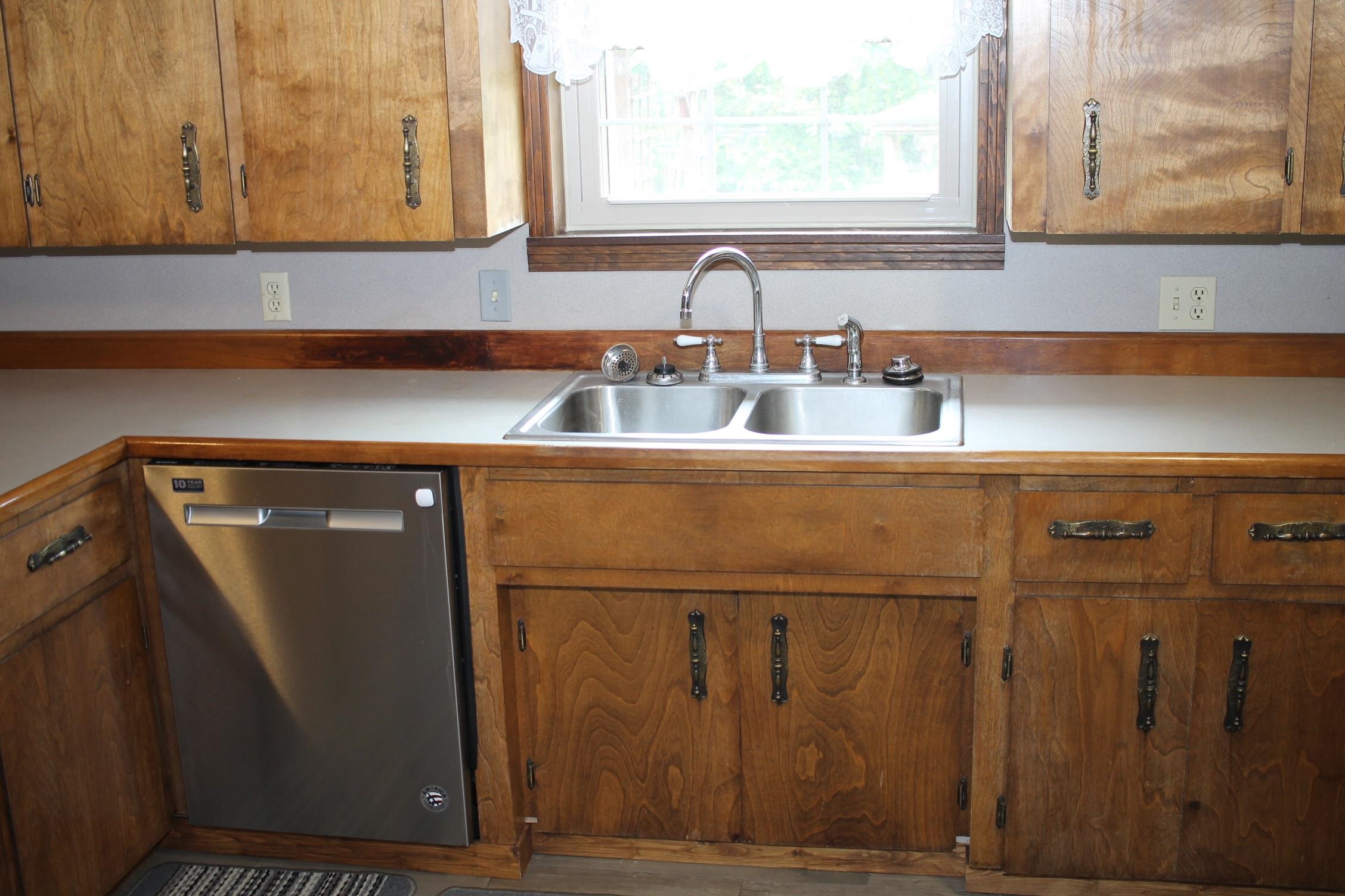 1112  Maple  Mountain View, AR