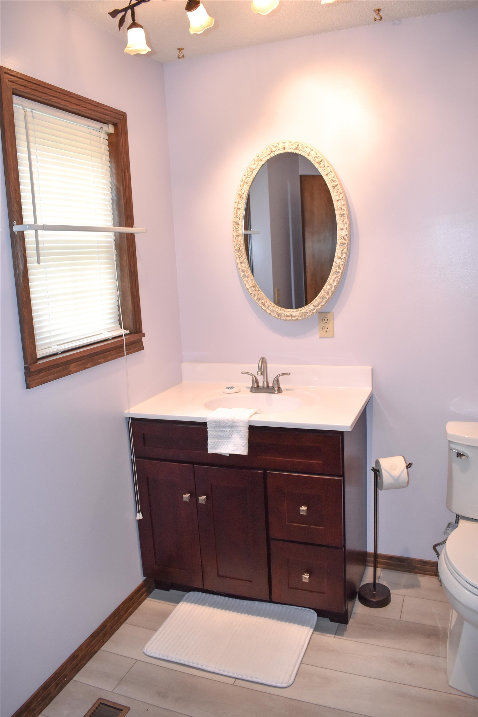 1112  Maple  Mountain View, AR