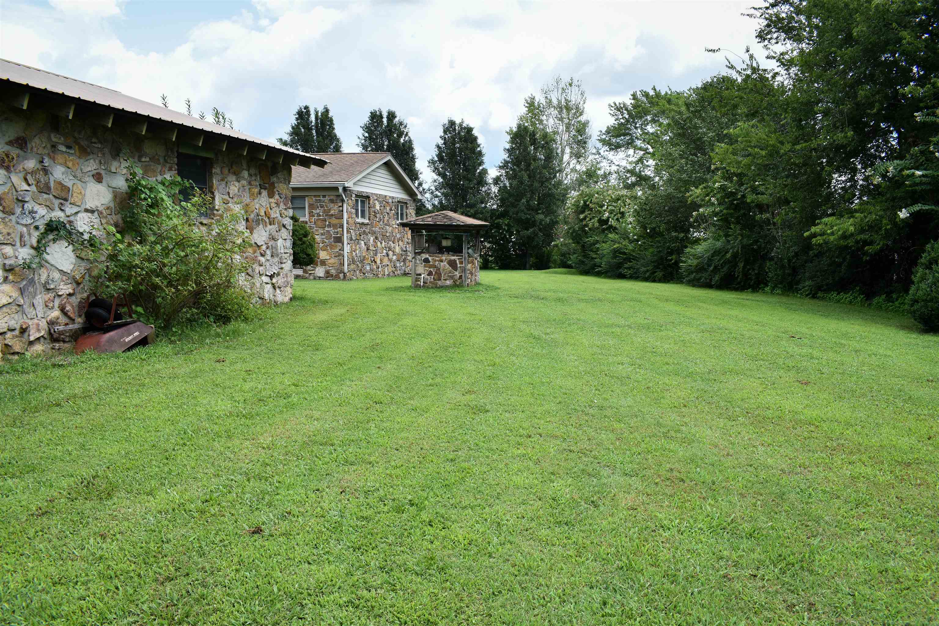 1112  Maple  Mountain View, AR