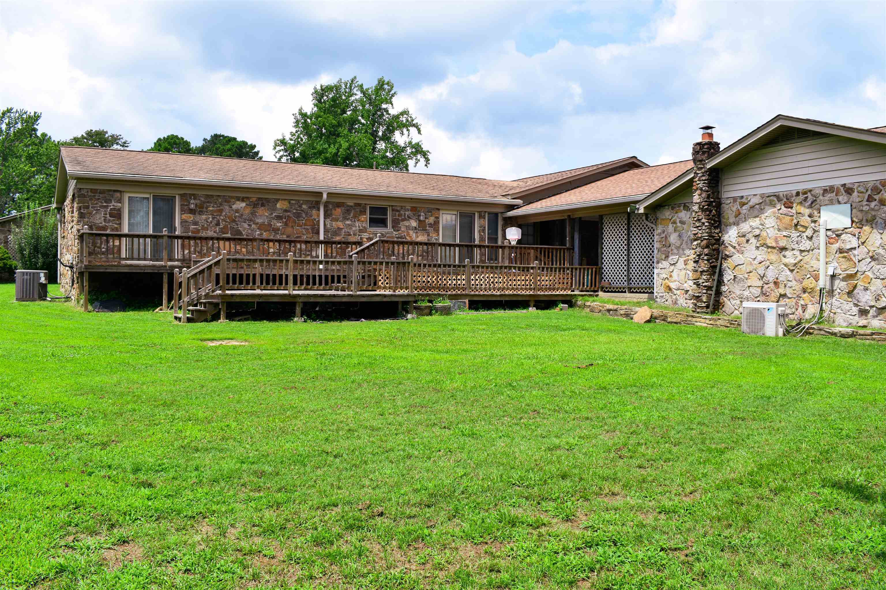 1112  Maple  Mountain View, AR