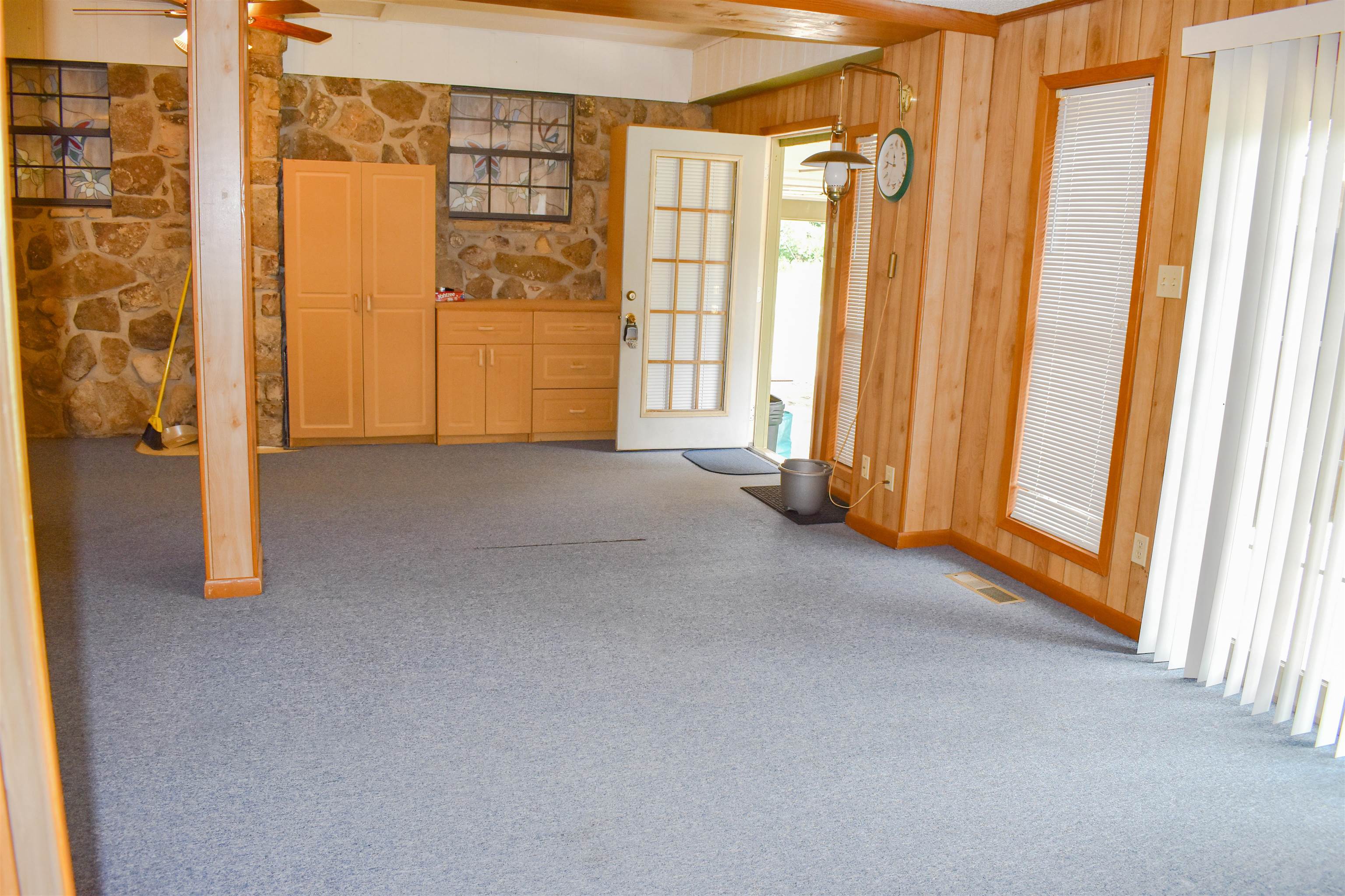 1112  Maple  Mountain View, AR