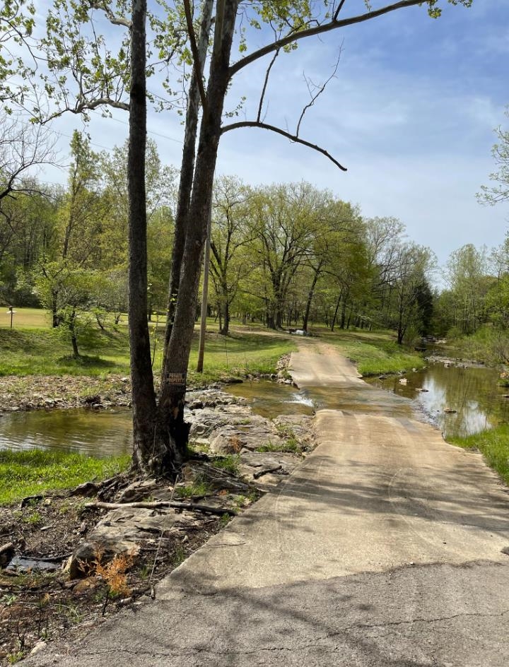 218  River Rd  Hardy, AR