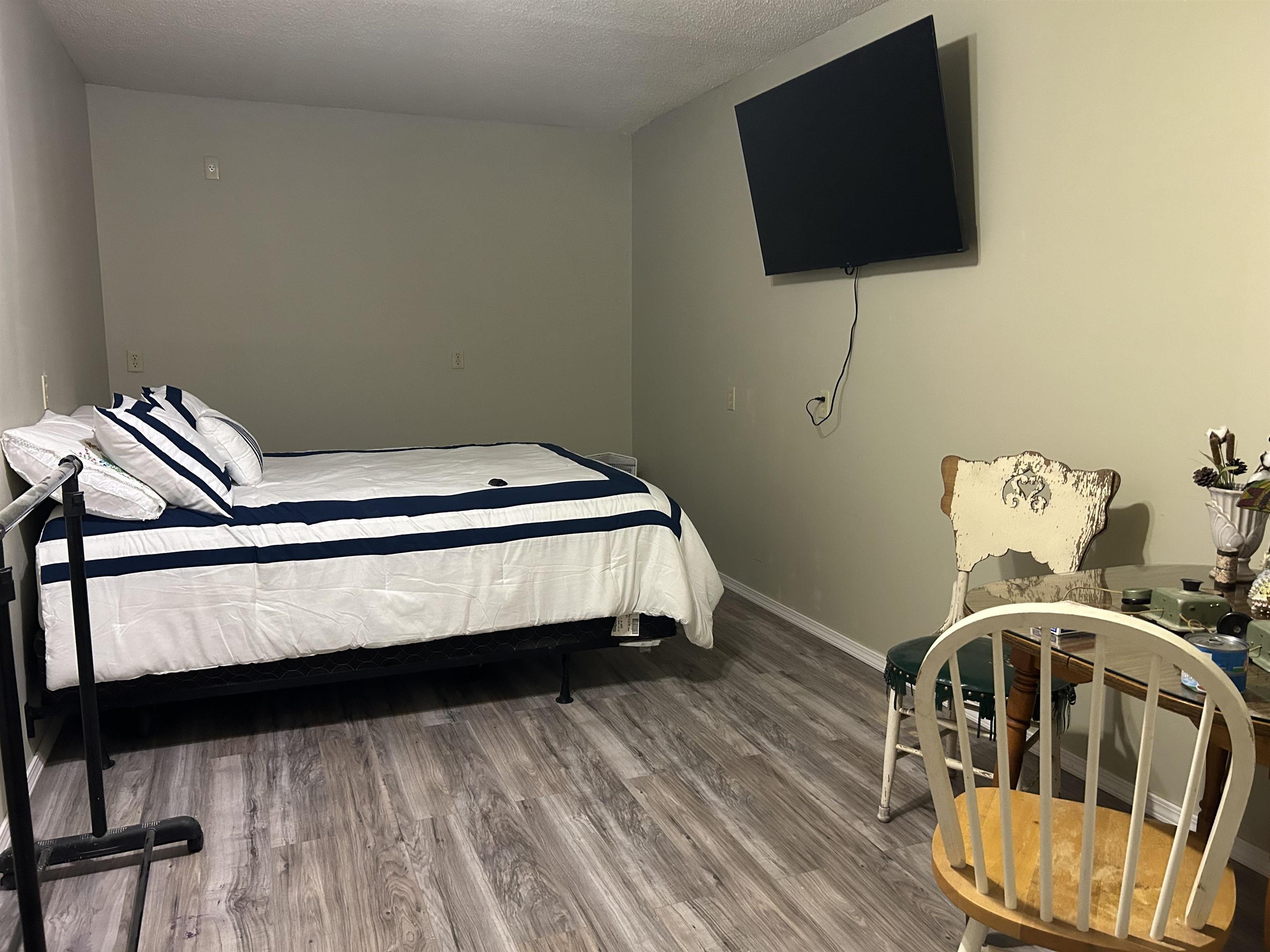 214 E Main  Hardy, AR