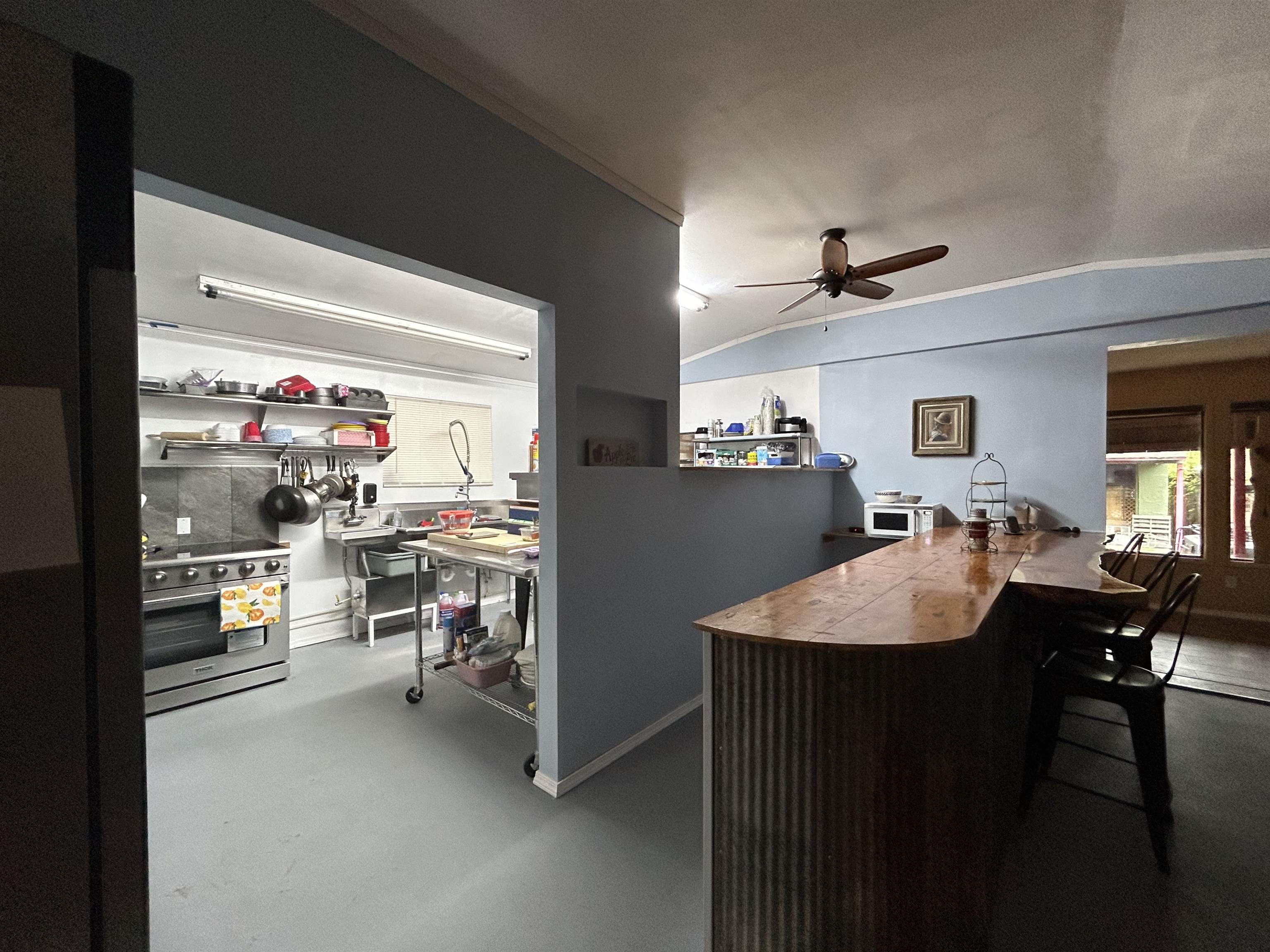 214 E Main  Hardy, AR
