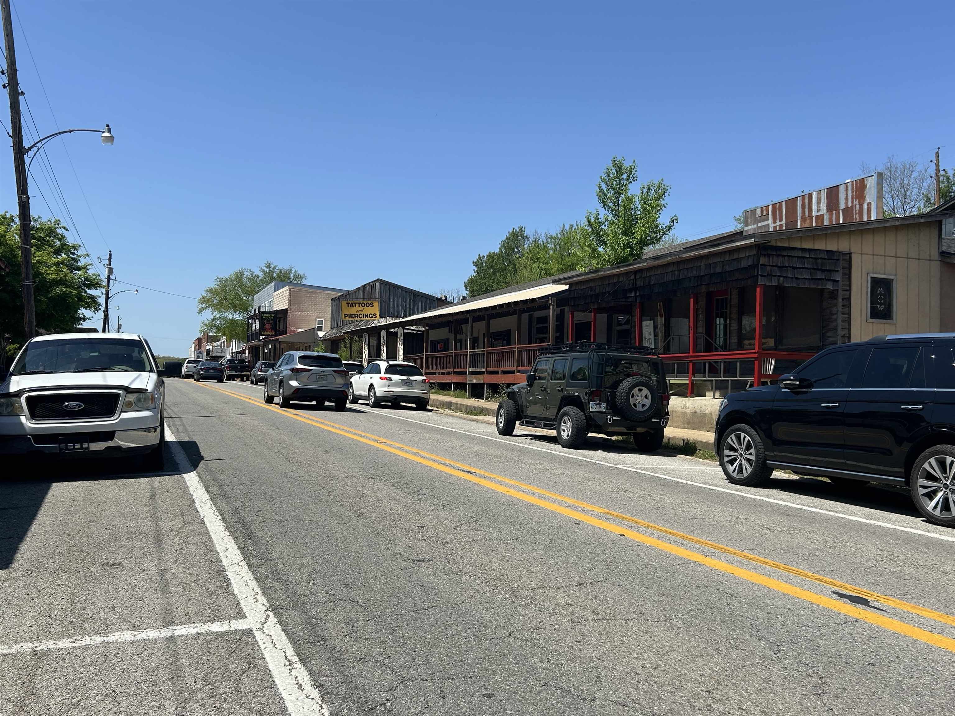 214 E Main  Hardy, AR
