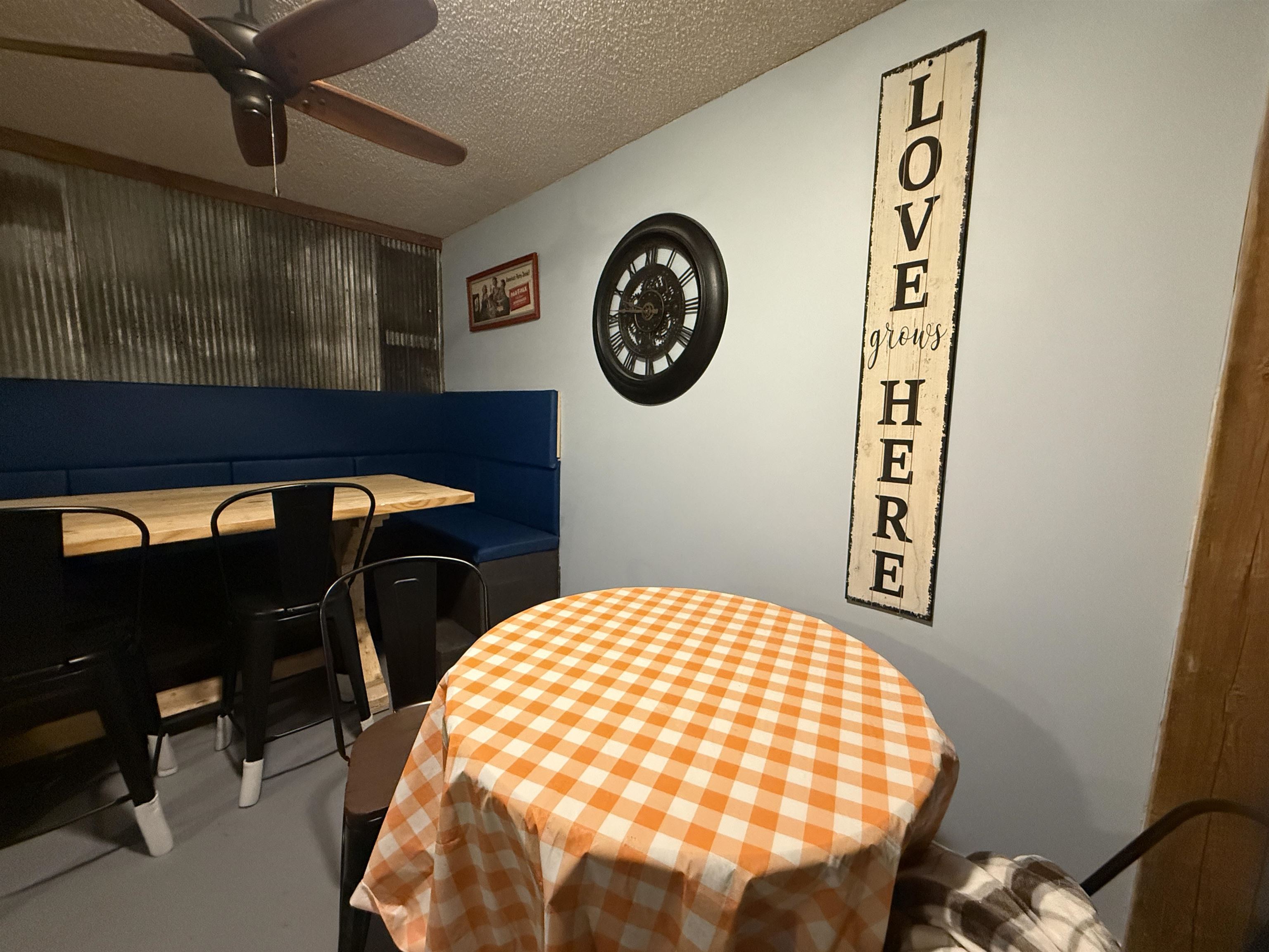 214 E Main  Hardy, AR