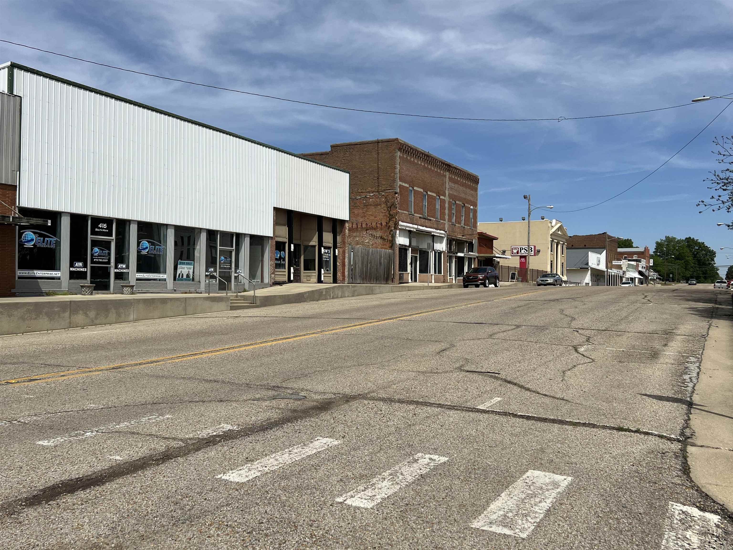 418 S MAIN  Rector, AR