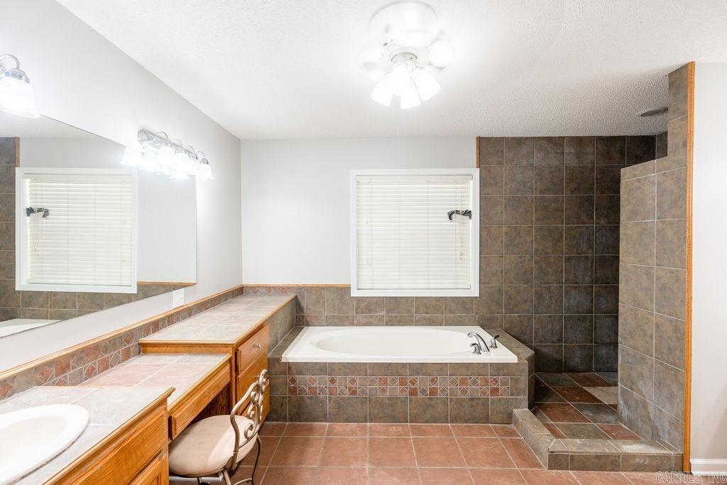 305  Pleasant Meadows Cv  Cabot, AR