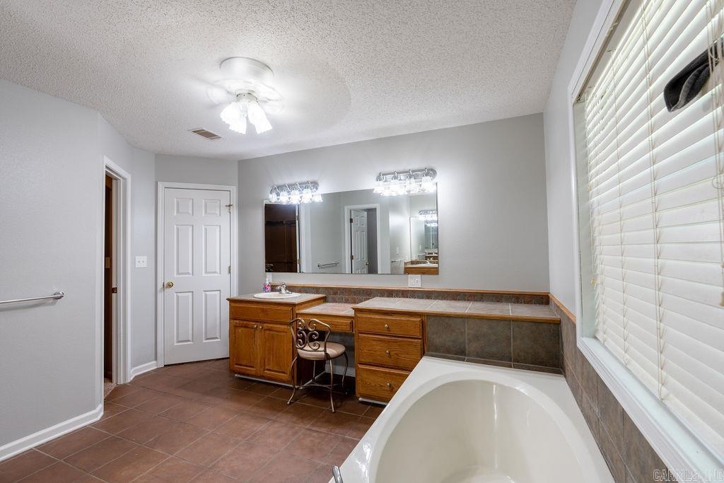 305  Pleasant Meadows Cv  Cabot, AR