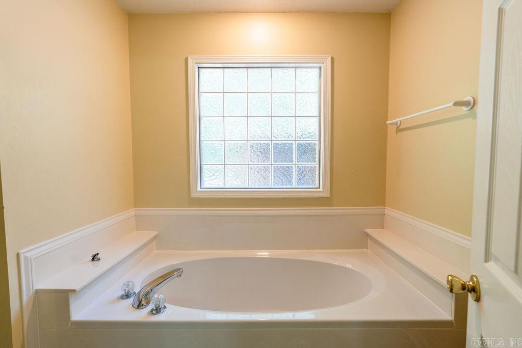 305  Pleasant Meadows Cv  Cabot, AR