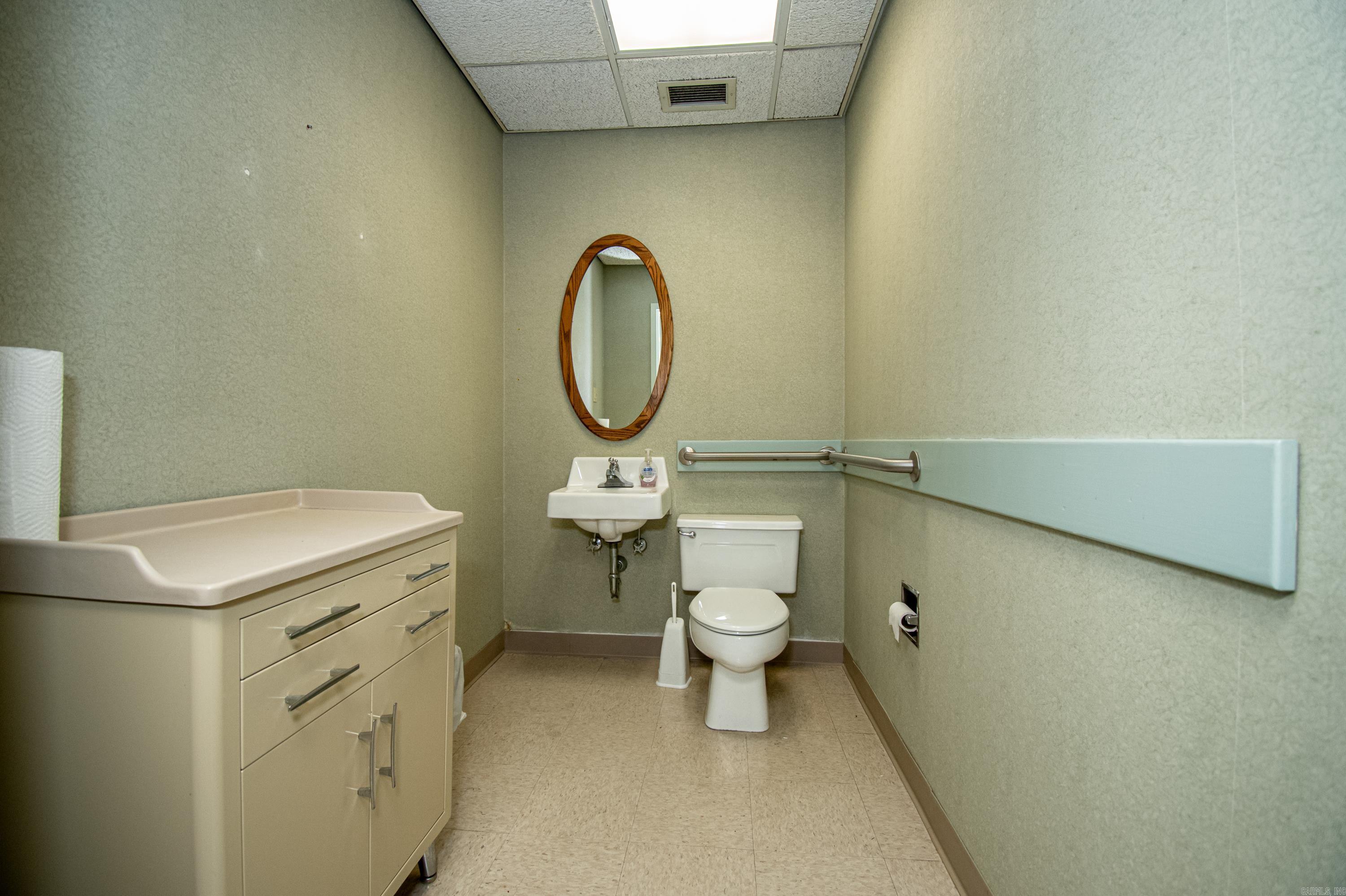403 W Oak Suites 303, 304, and 305 El Dorado, AR