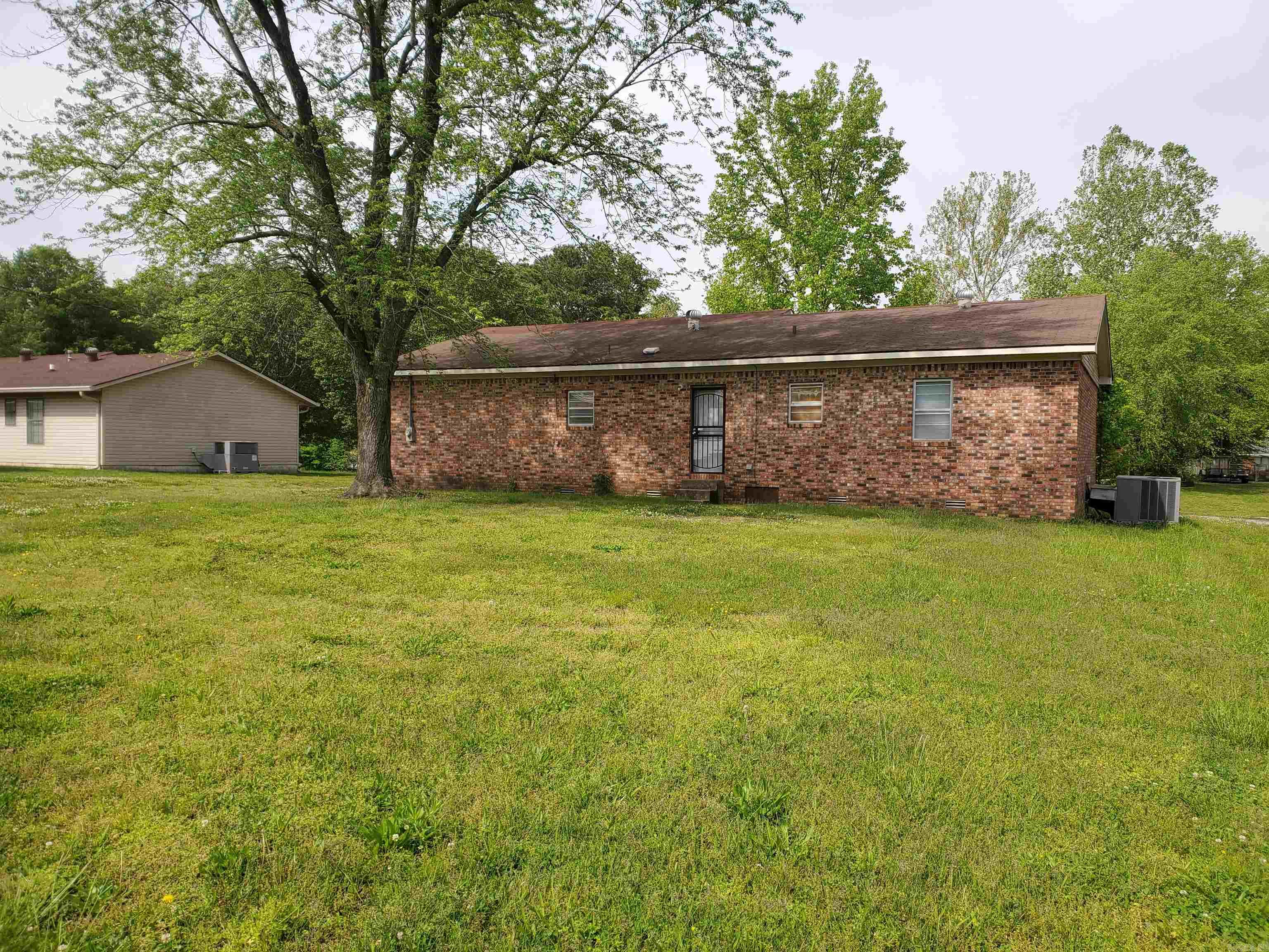 477  Ann  Piggott, AR