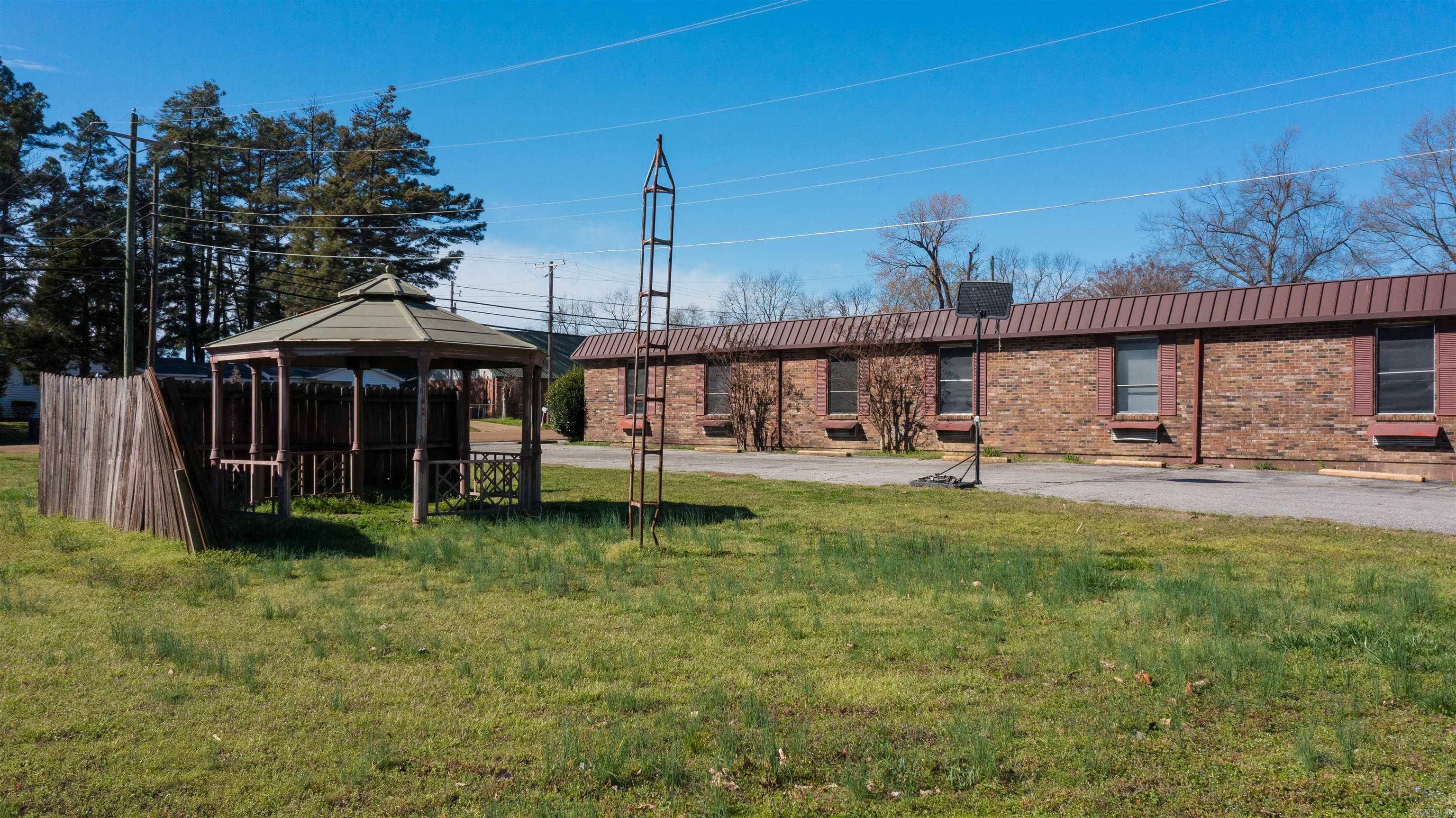 1804  lindauer  Forest City, AR