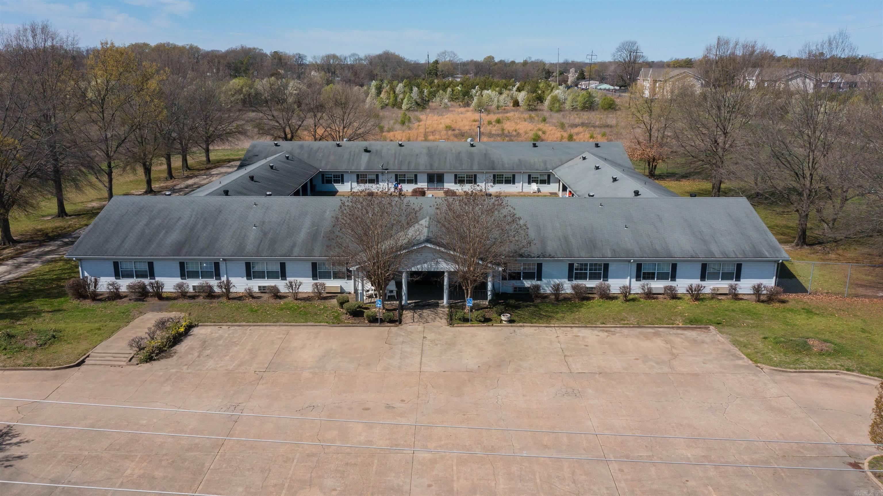 1804  lindauer  Forest City, AR