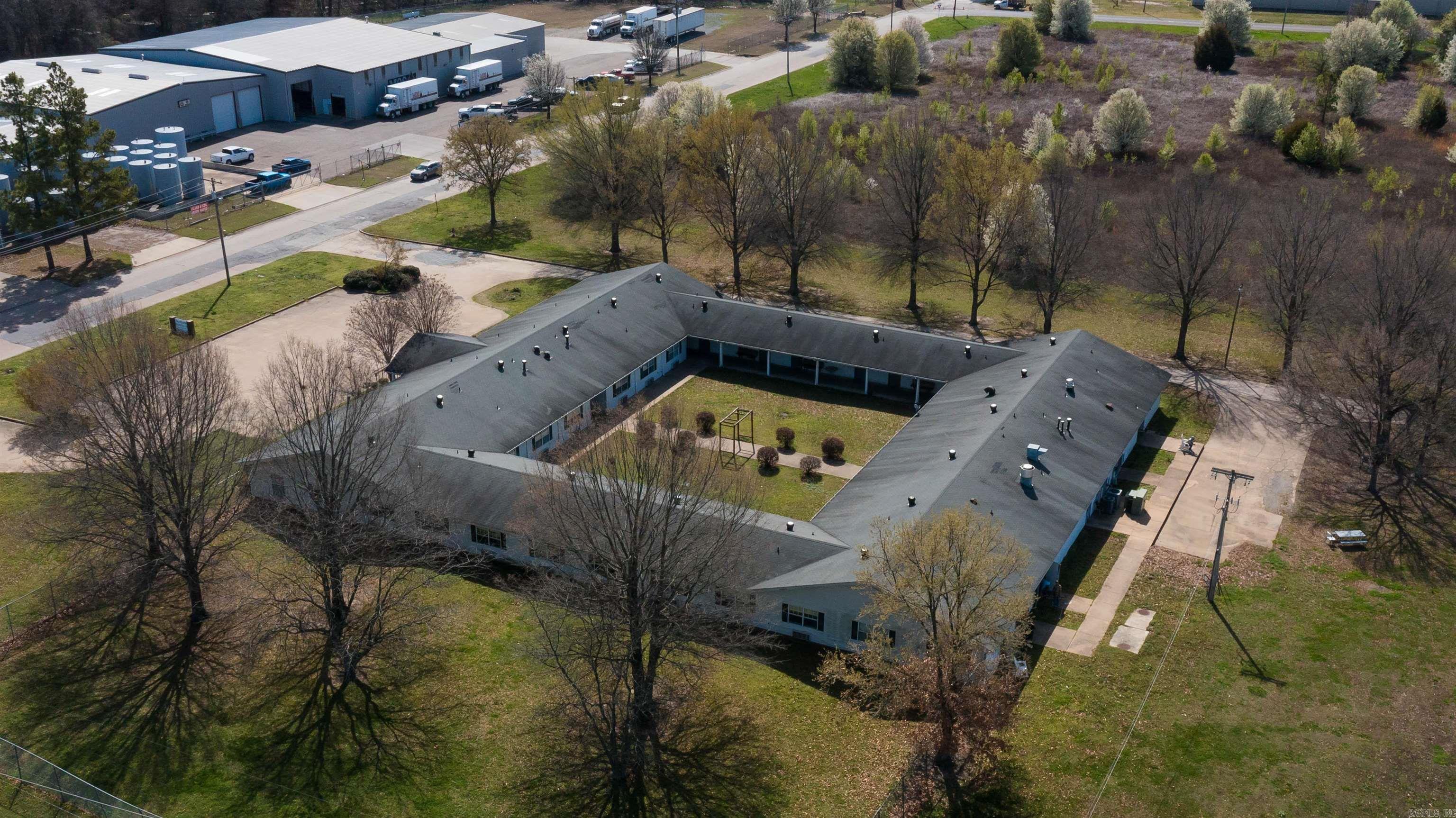1804  lindauer  Forest City, AR