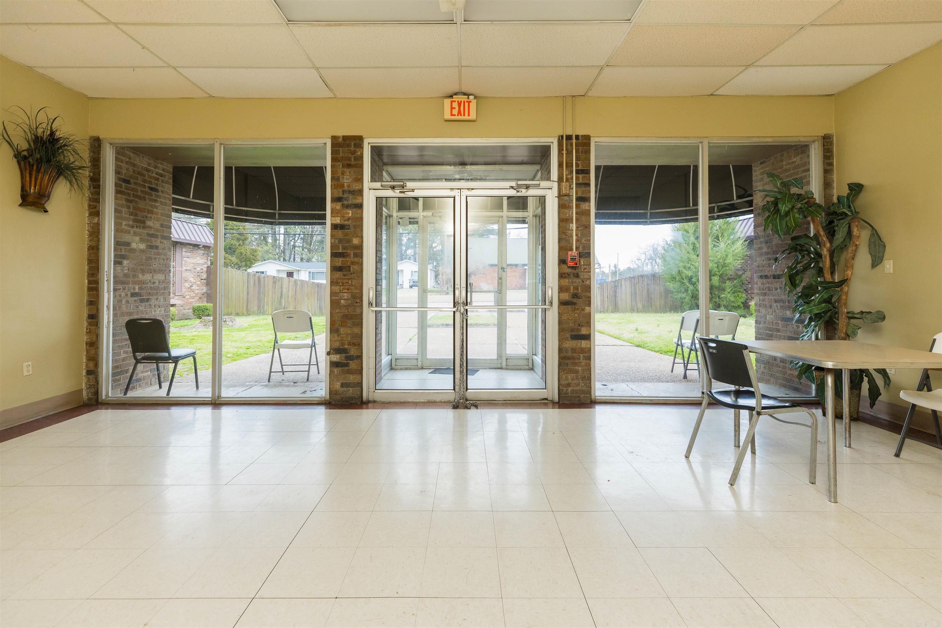 1804  lindauer  Forest City, AR