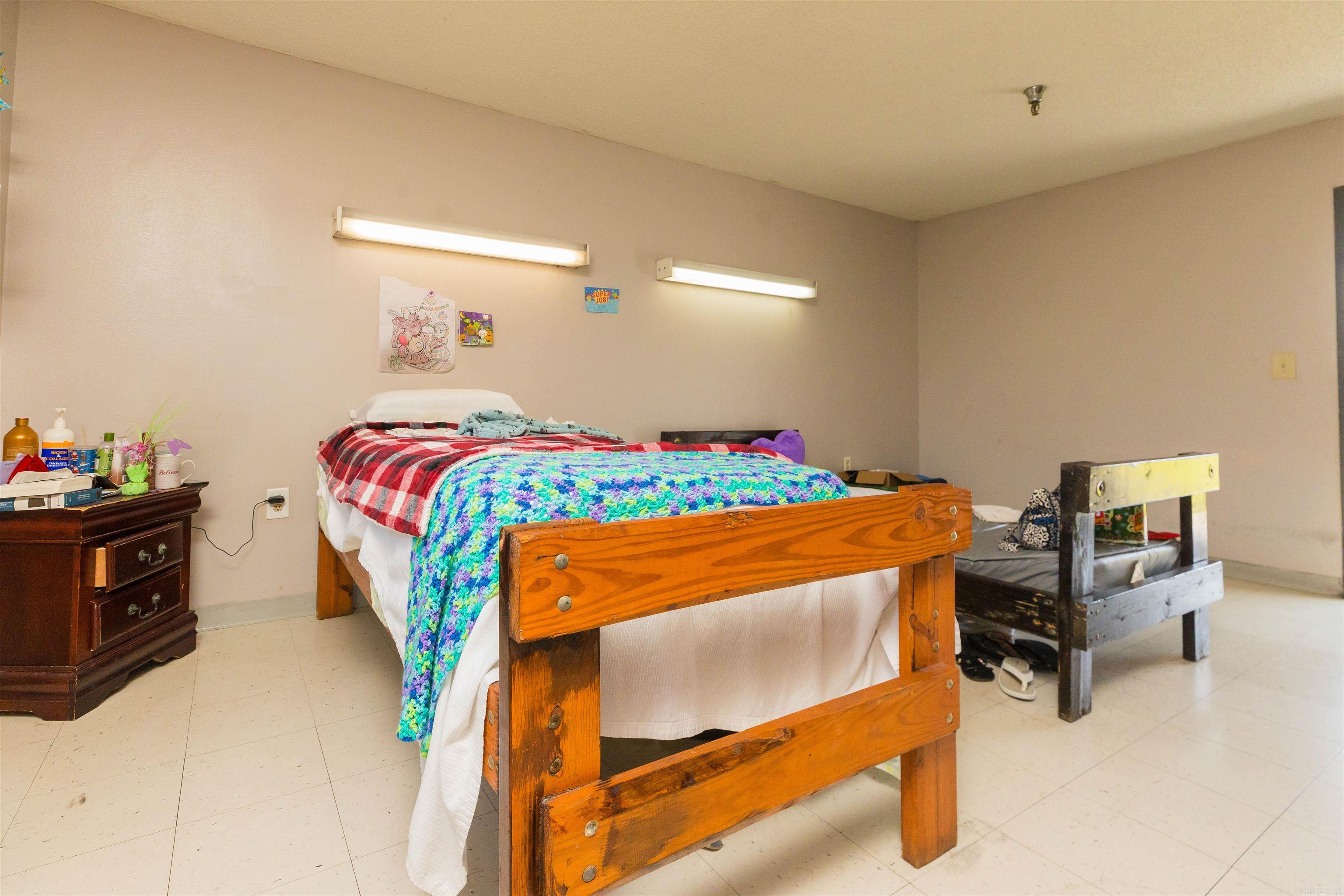 1804  lindauer  Forest City, AR