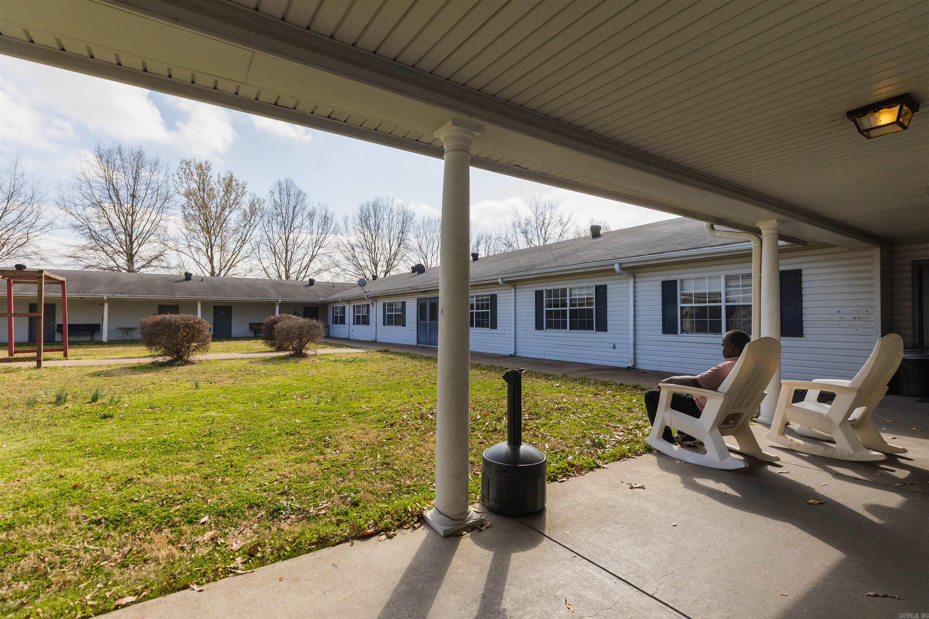 1804  lindauer  Forest City, AR