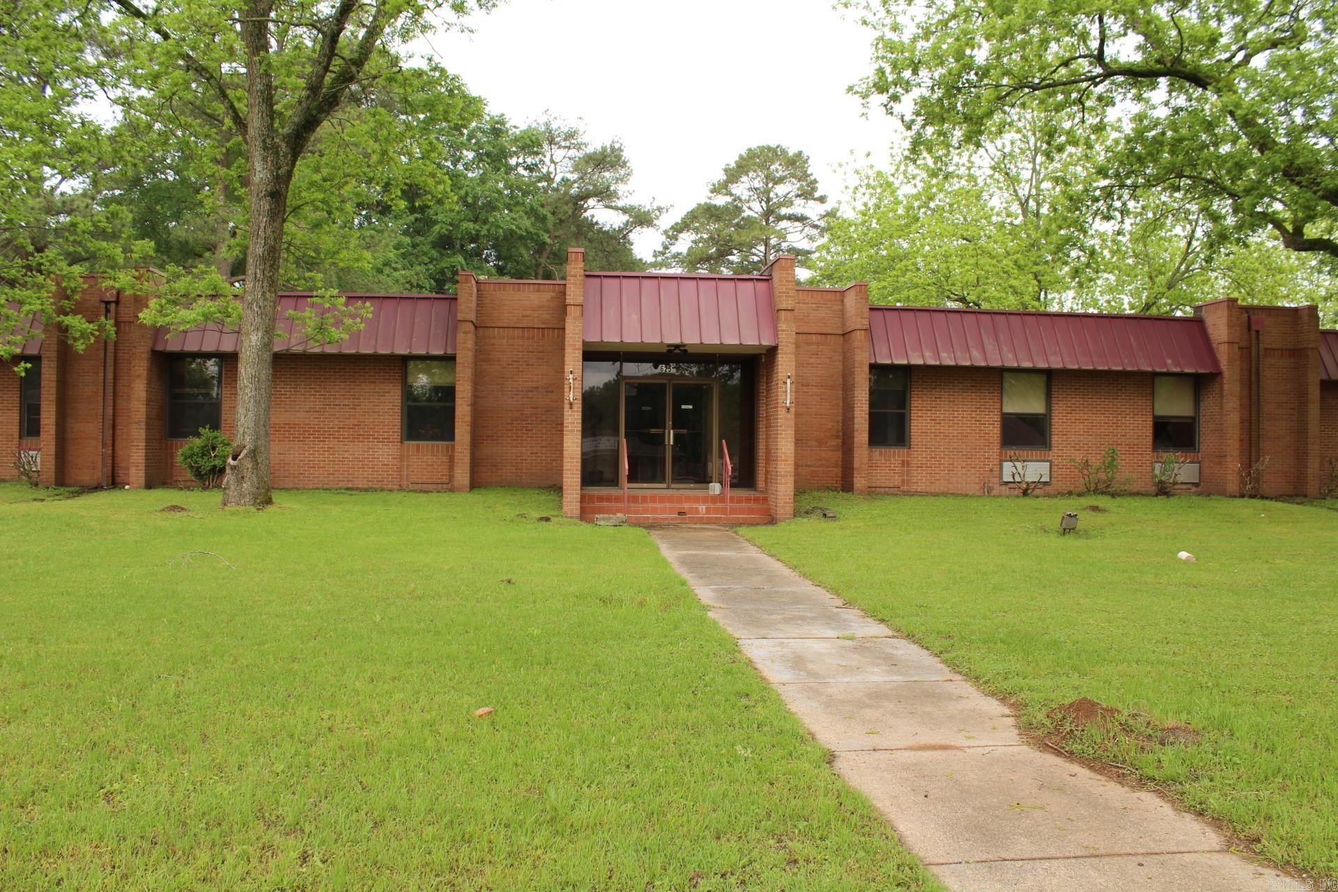 625 N Main  Nashville, AR