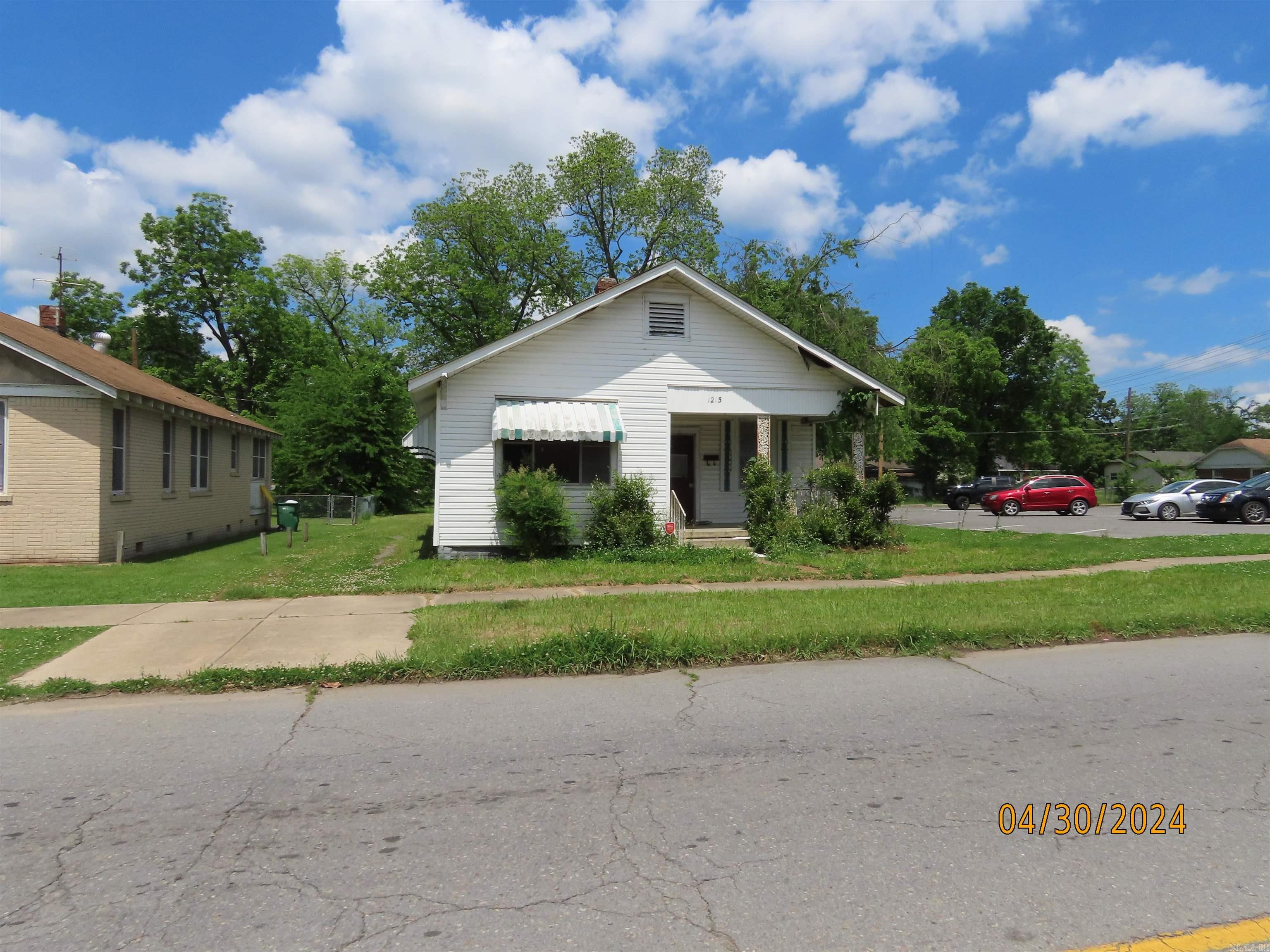 1215 W 16th  North Little Rock, AR