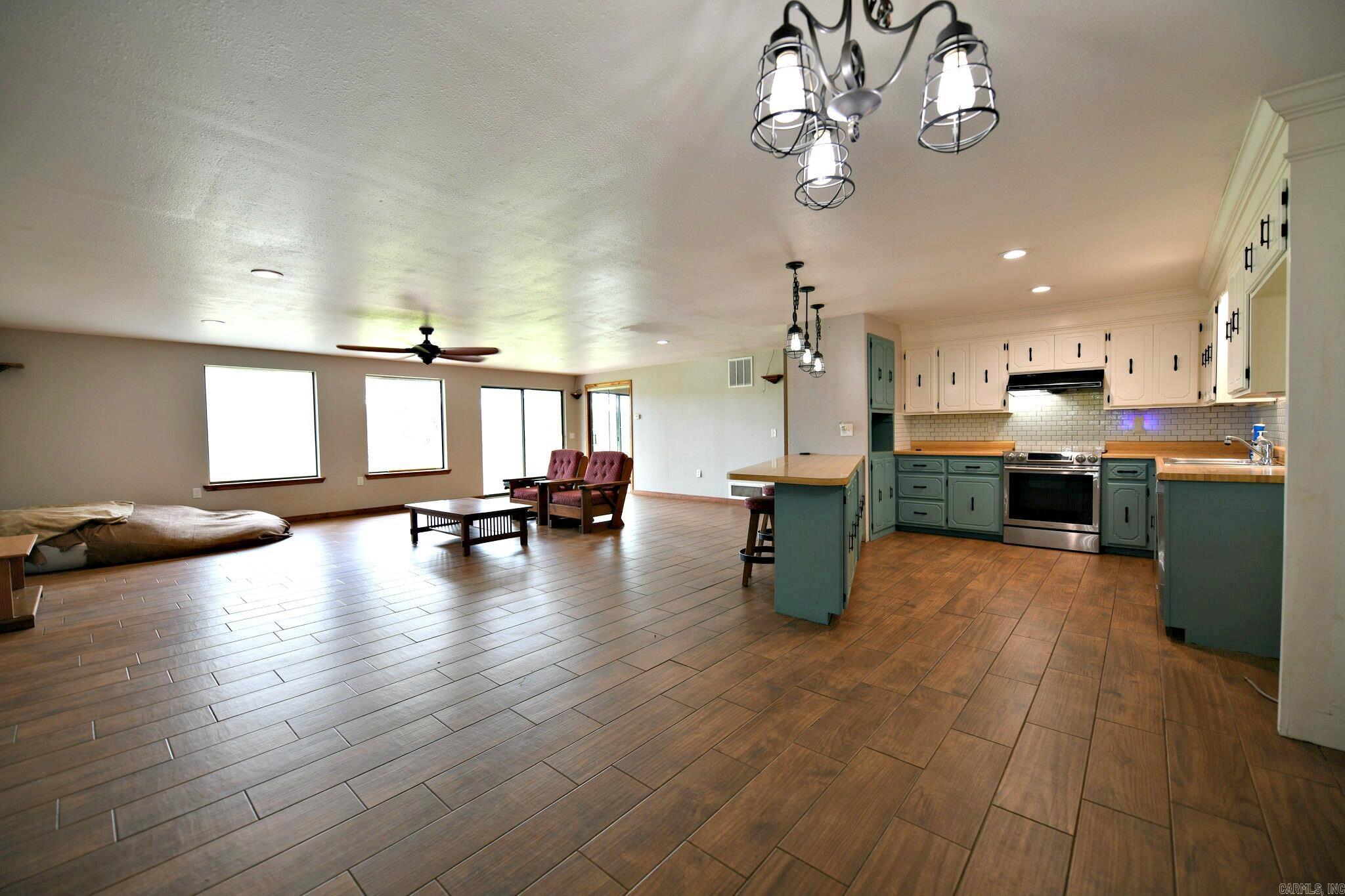 5779 E Hwy 28  Parks, AR