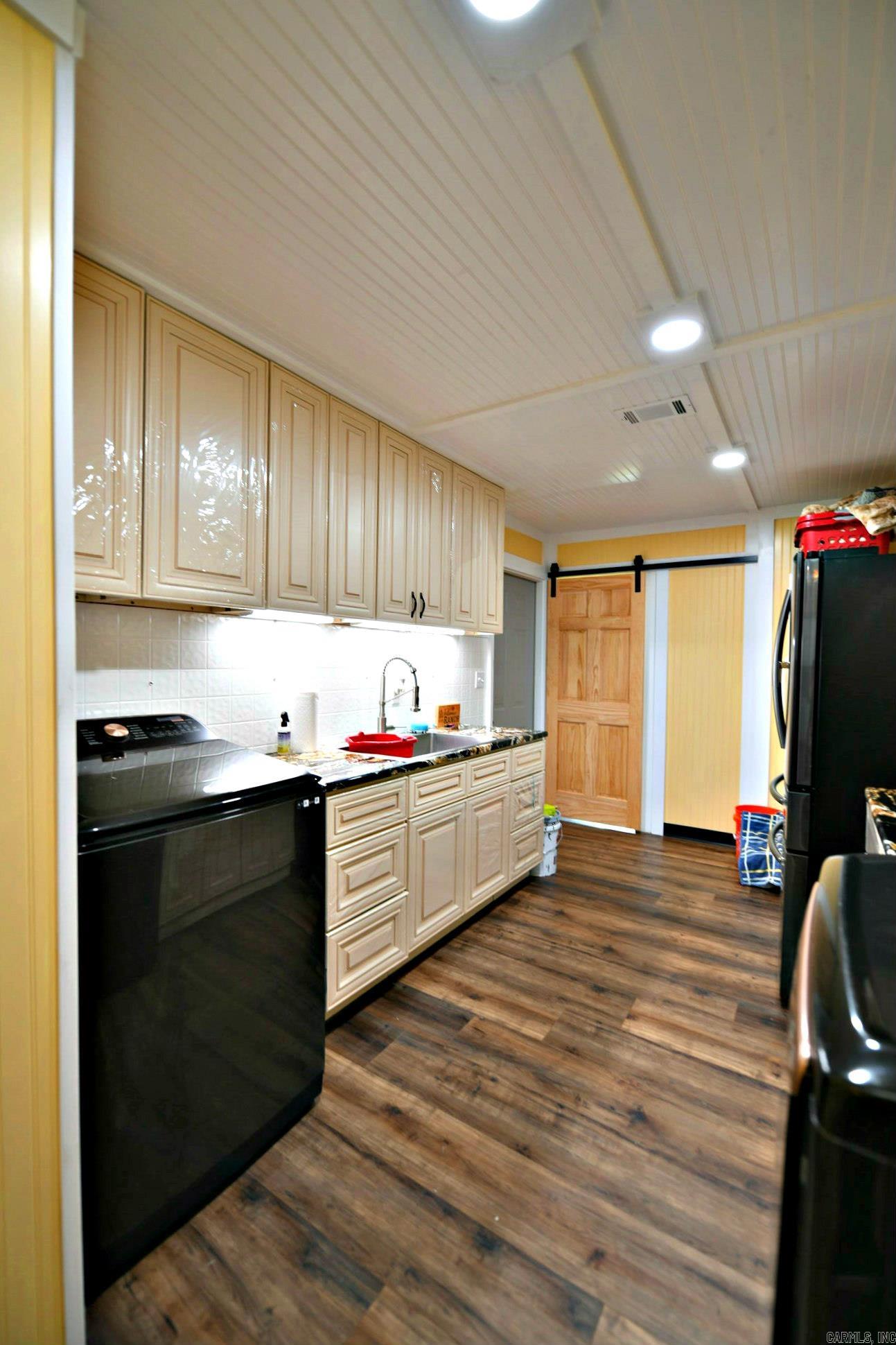 5891  Highway 28 East  Parks, AR