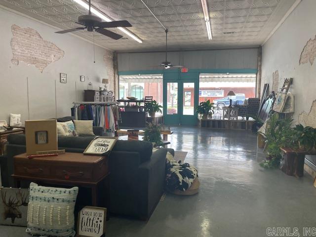 102 W Main  Carlisle, AR