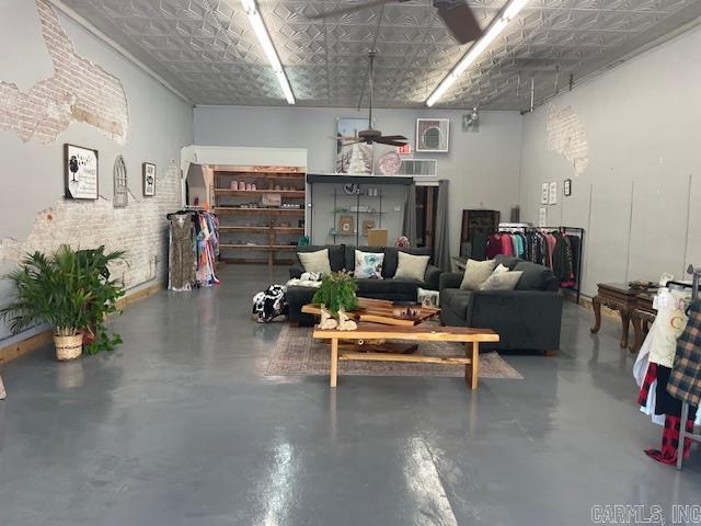 102 W Main  Carlisle, AR